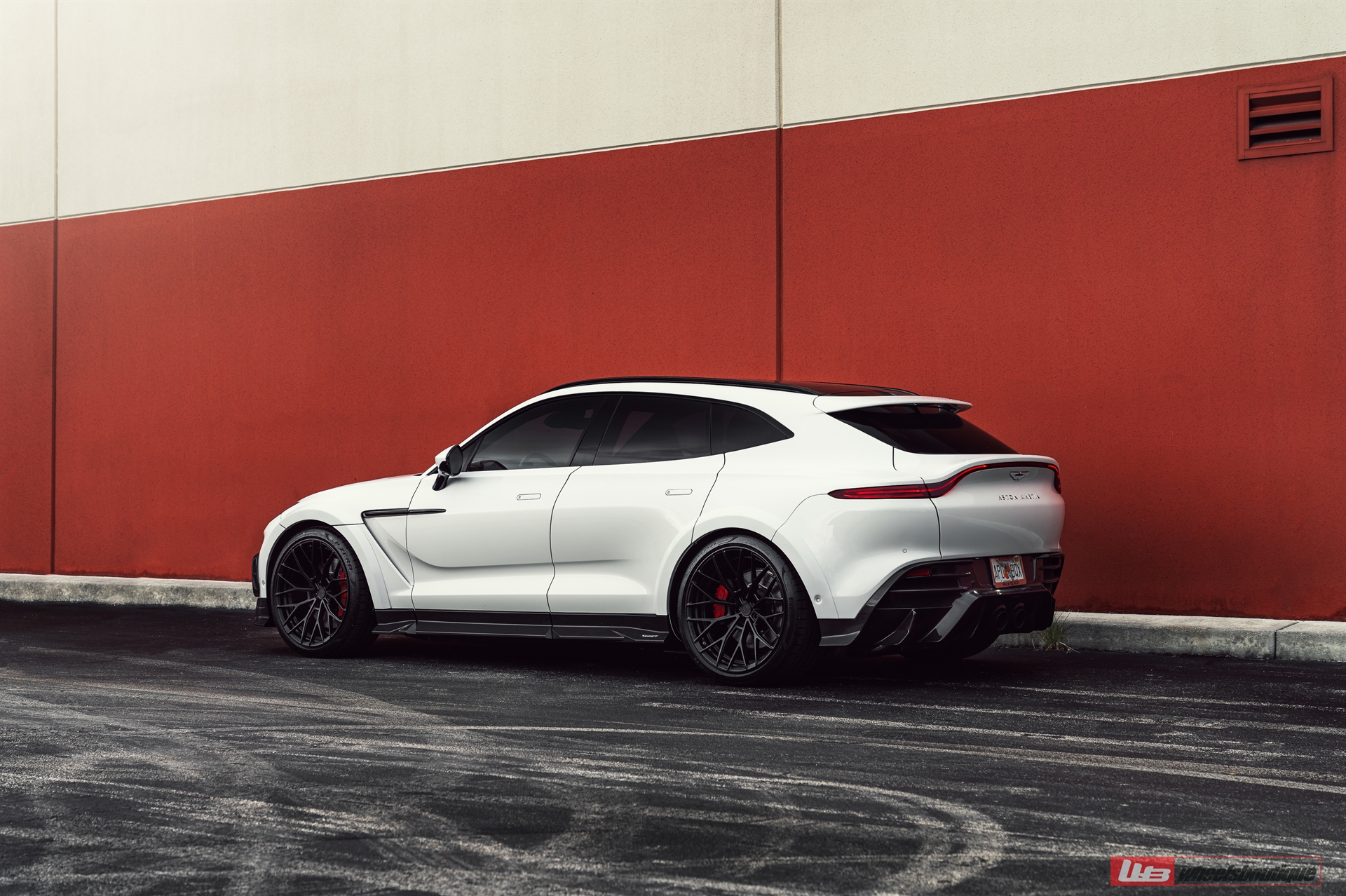 ANRKY AN20 | Aston Martin DBX