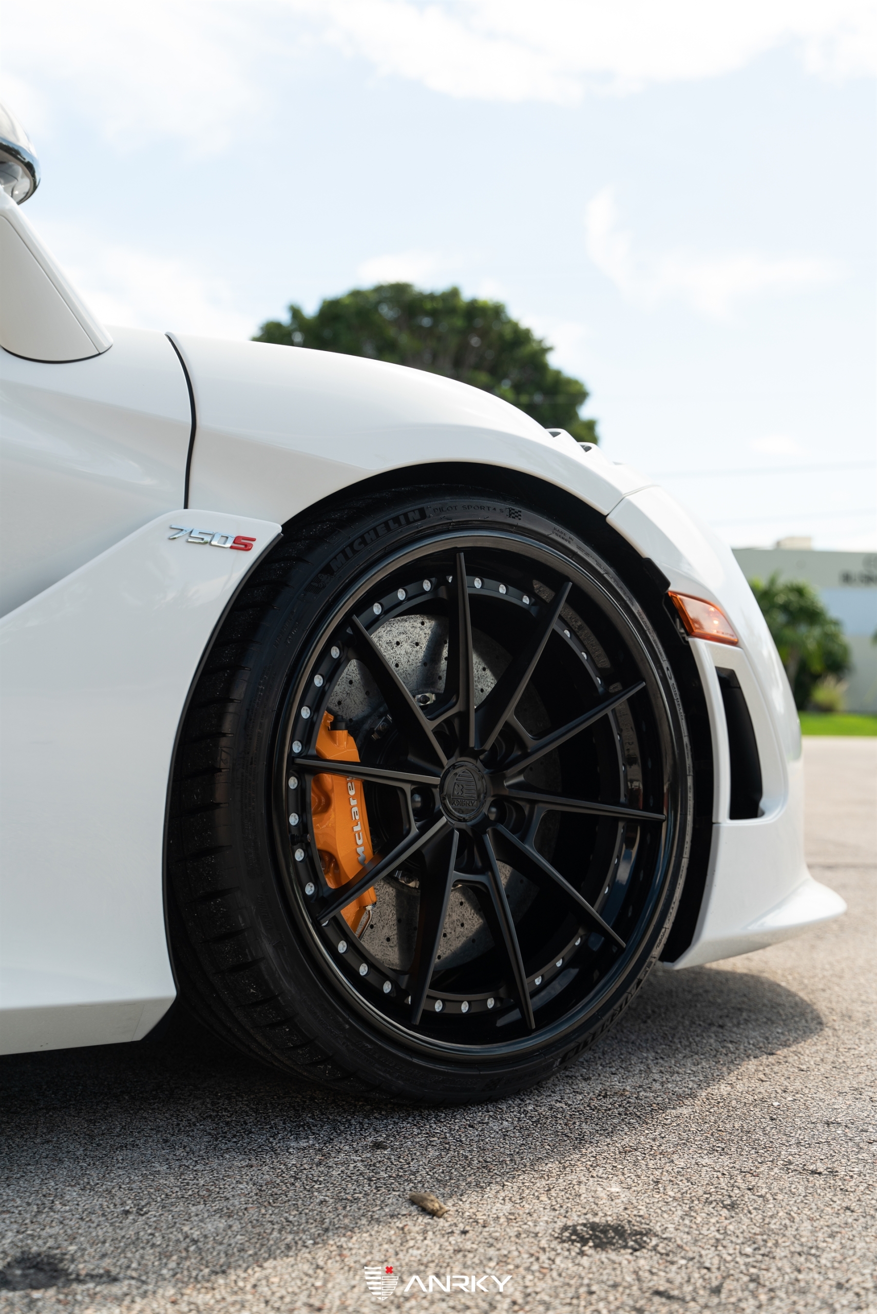 McLaren 750s – AN38 SeriesTHREE