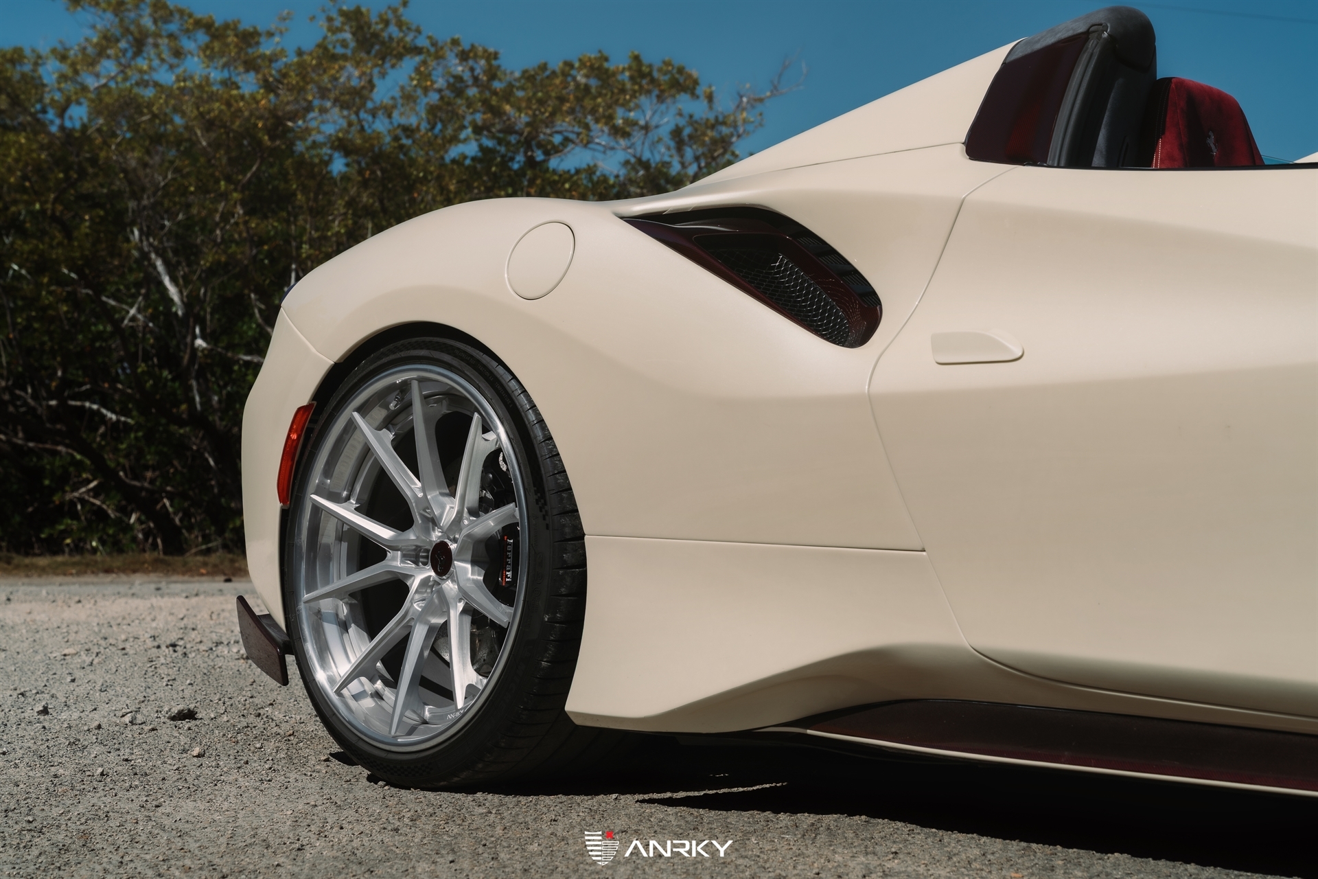 Ferrari 488 Pista | Sabia Del Desierto | on ANRKY AN32 | Frozen Polished Clear