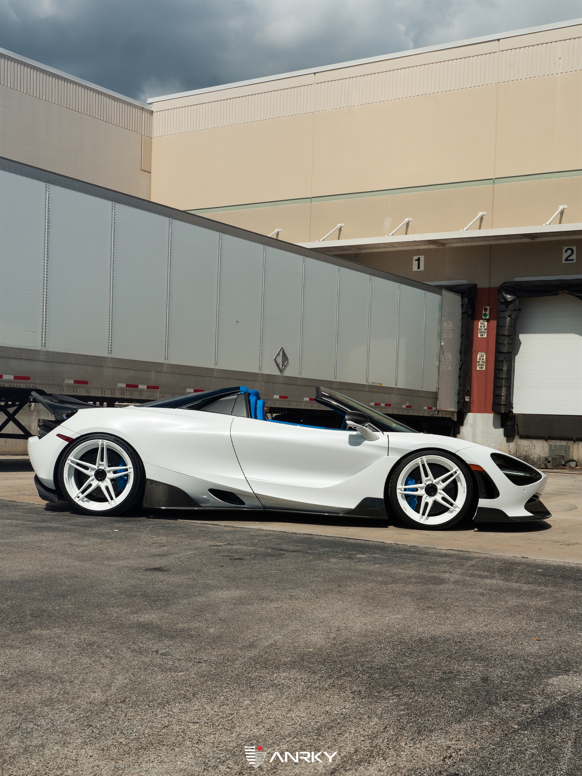 McLaren 720S Spider – AN27 SeriesTWO