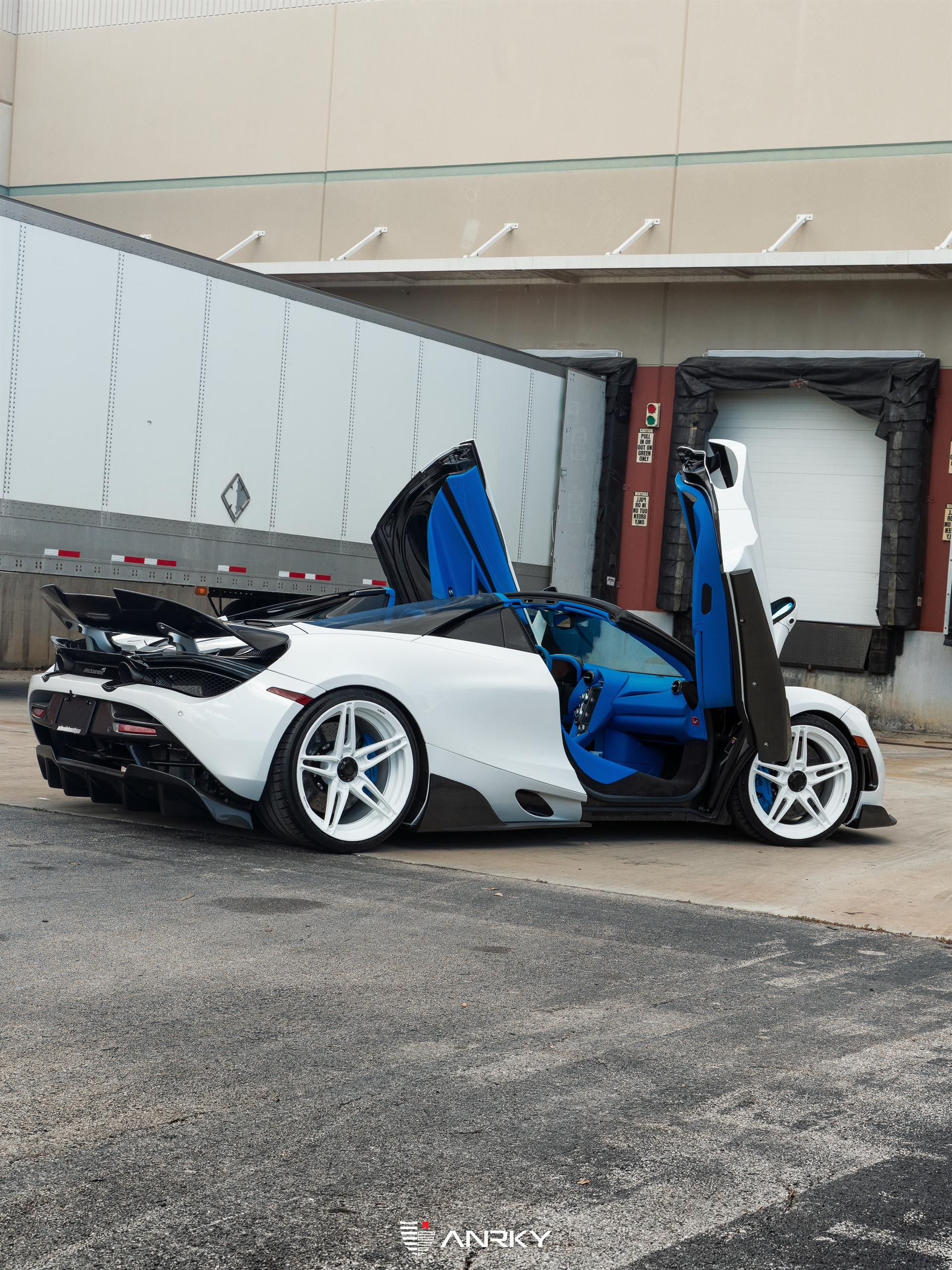 McLaren 720S Spider – AN27 SeriesTWO