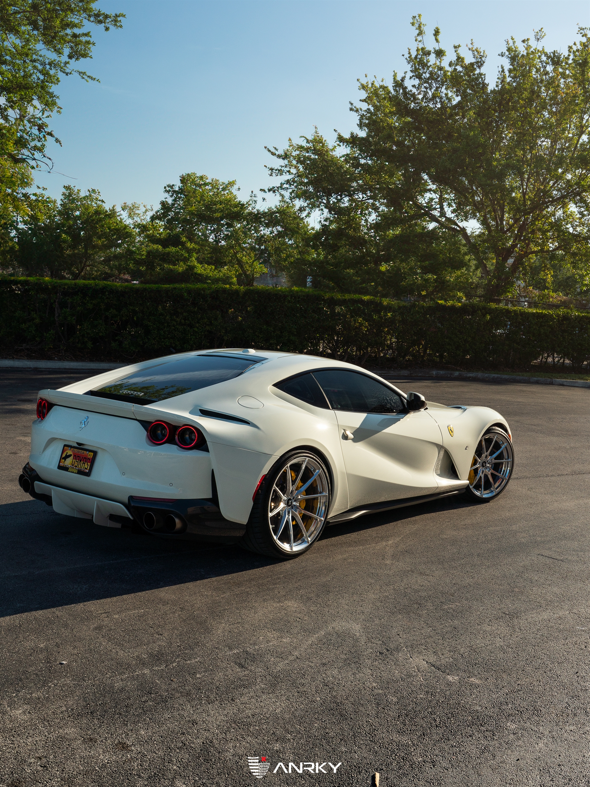 Ferrari 812 Superfast – AN12 SeriesONE