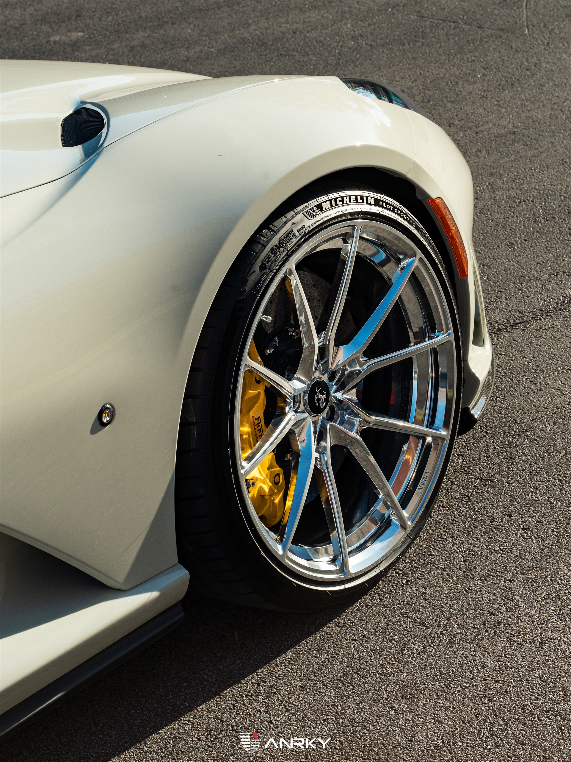 Ferrari 812 Superfast – AN12 SeriesONE