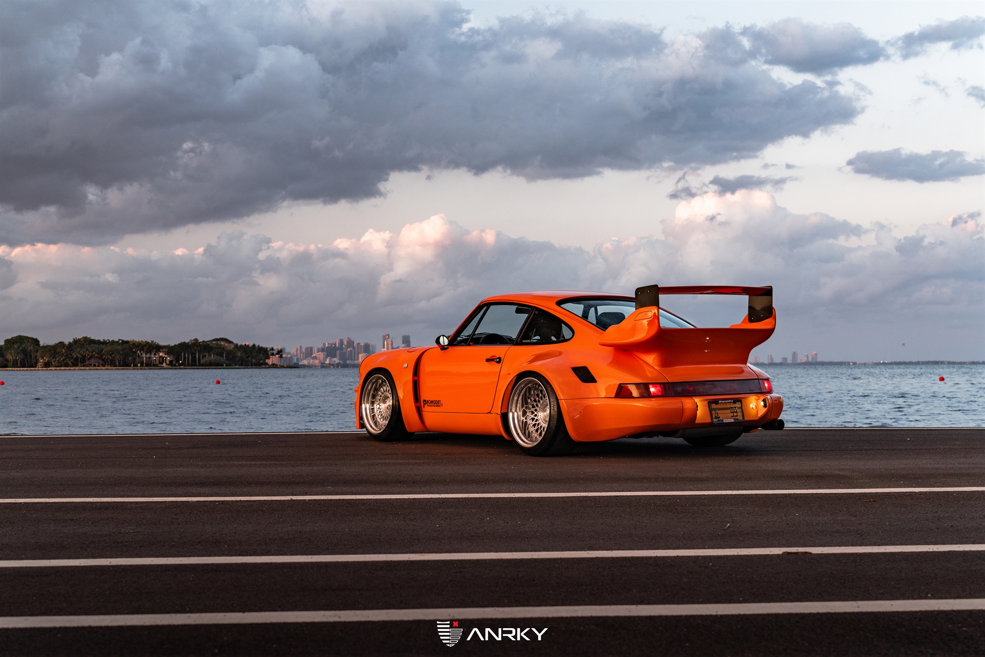 Sunburst USA 964 Porsche 911 – RETROSeries Classic – RS7+Aerosport