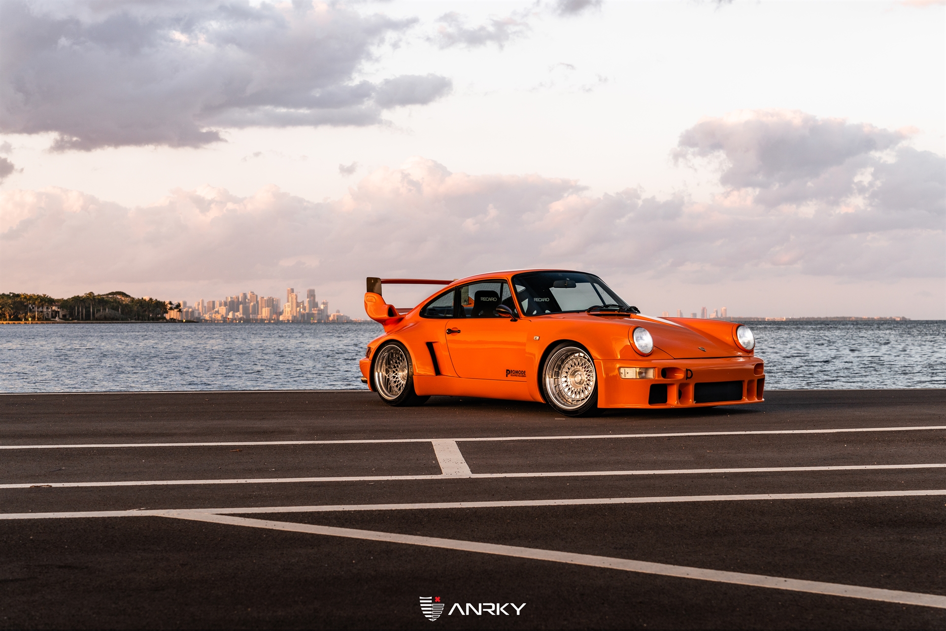 Sunburst USA 964 Porsche 911 – RETROSeries Classic – RS7+Aerosport