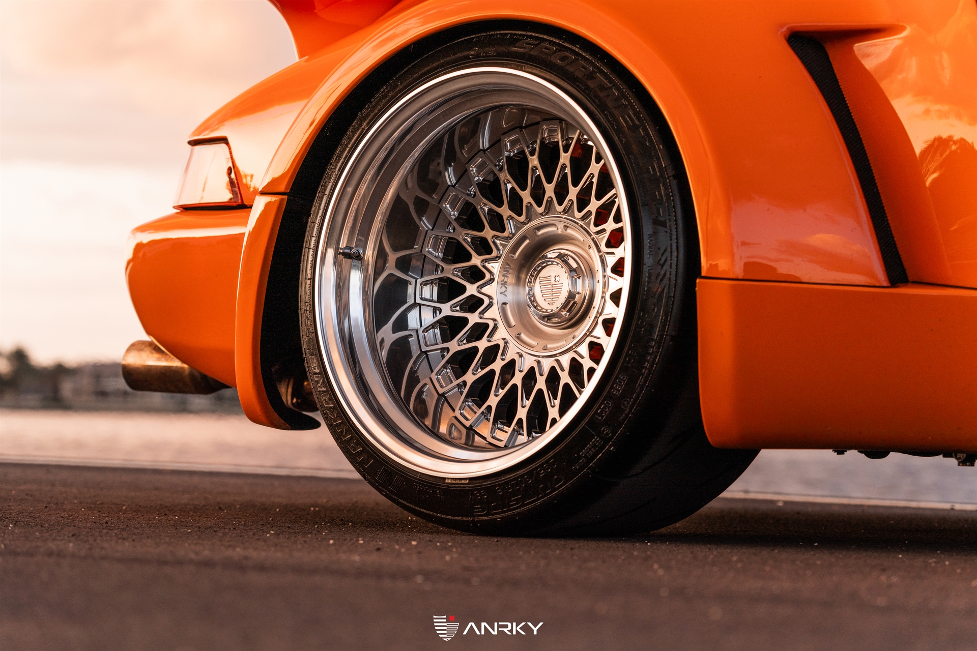 Sunburst USA 964 Porsche 911 – RETROSeries Classic – RS7+Aerosport