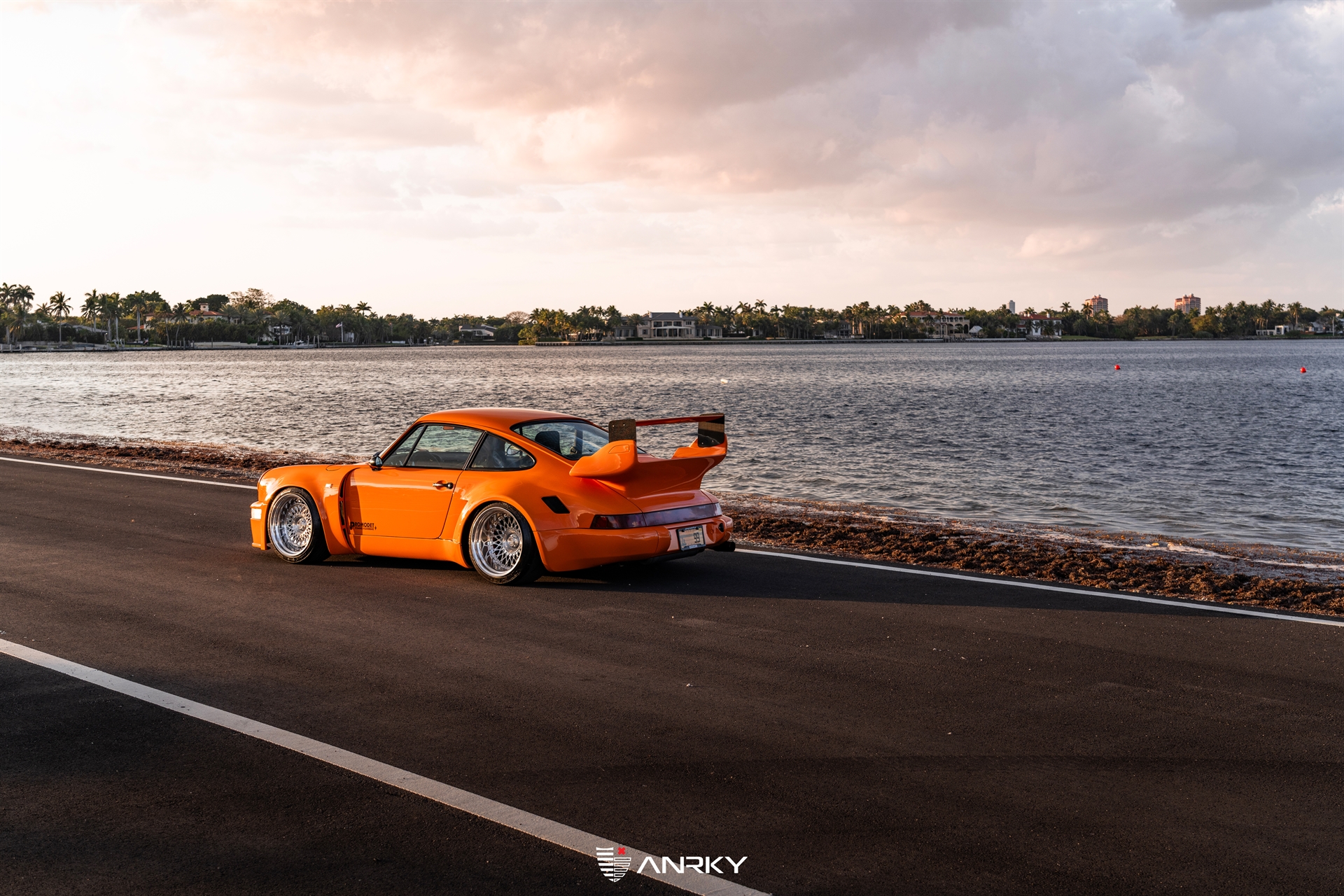 Sunburst USA 964 Porsche 911 – RETROSeries Classic – RS7+Aerosport