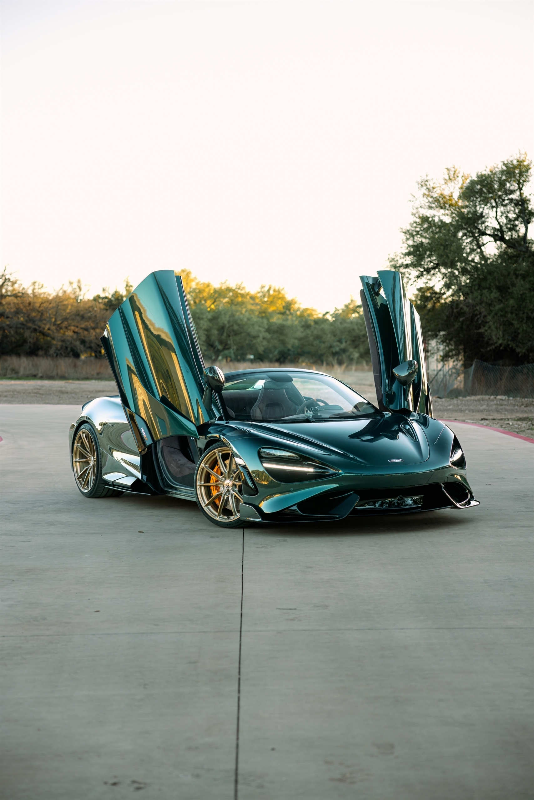 Mclaren 765 LT Spider | on HRE P104SC | Brushed Champagne