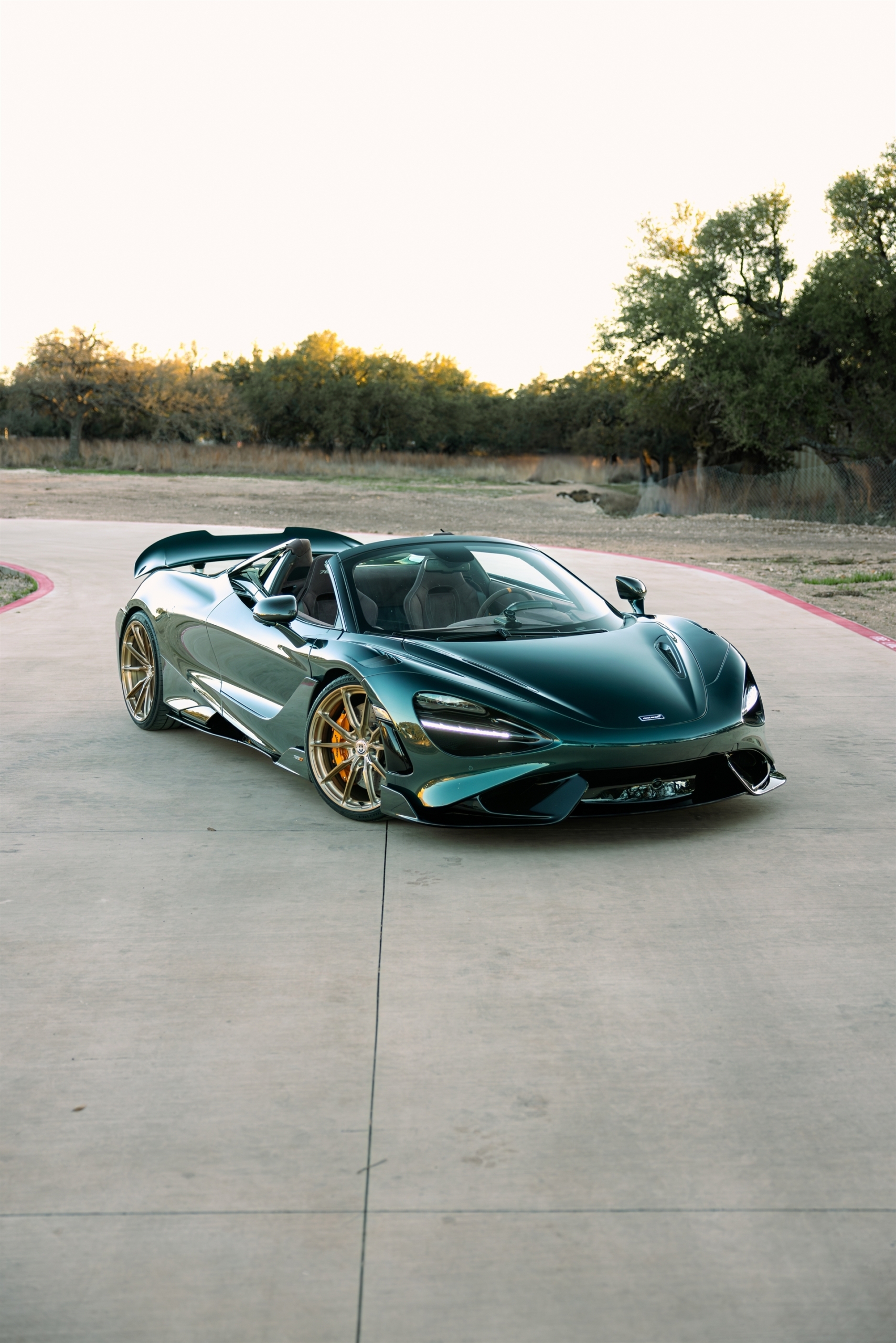 Mclaren 765 LT Spider | on HRE P104SC | Brushed Champagne