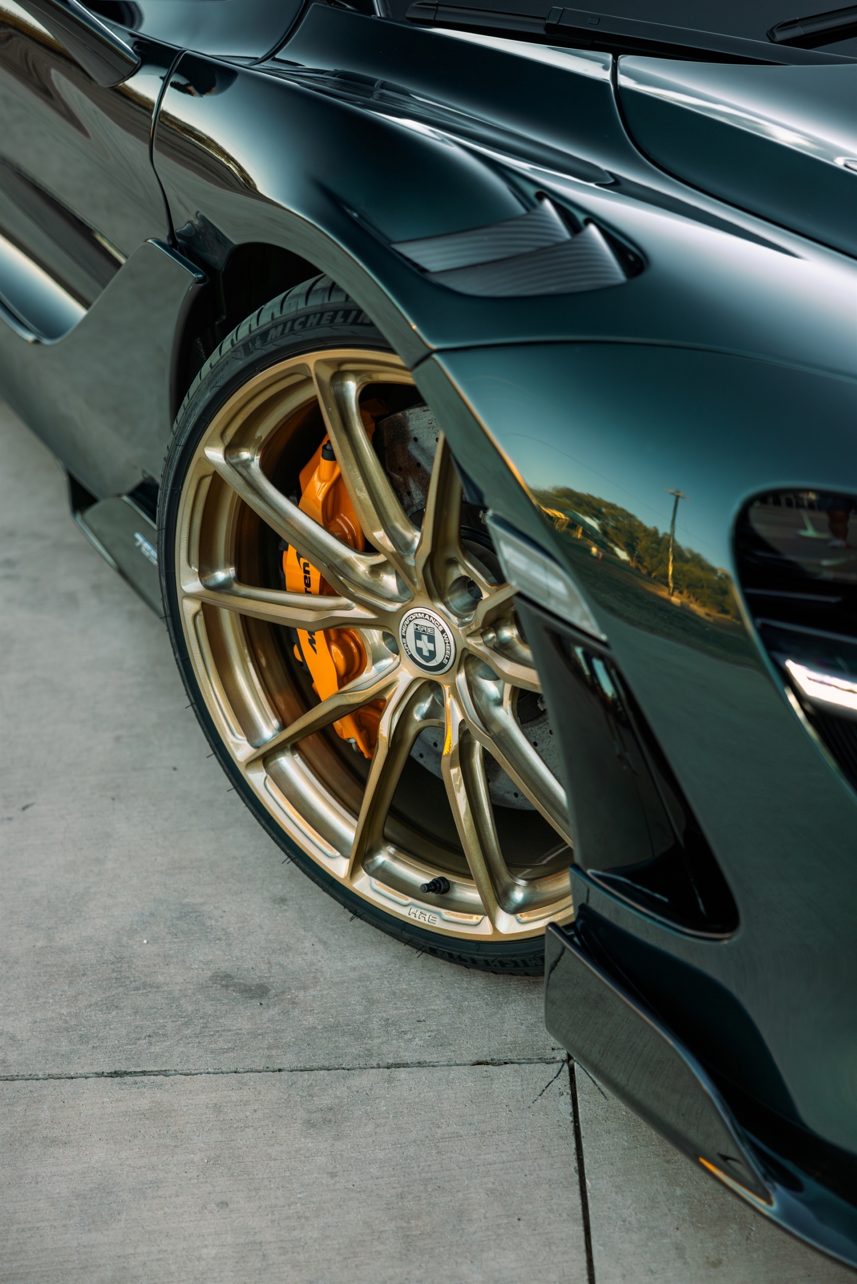 Mclaren 765 LT Spider | on HRE P104SC | Brushed Champagne