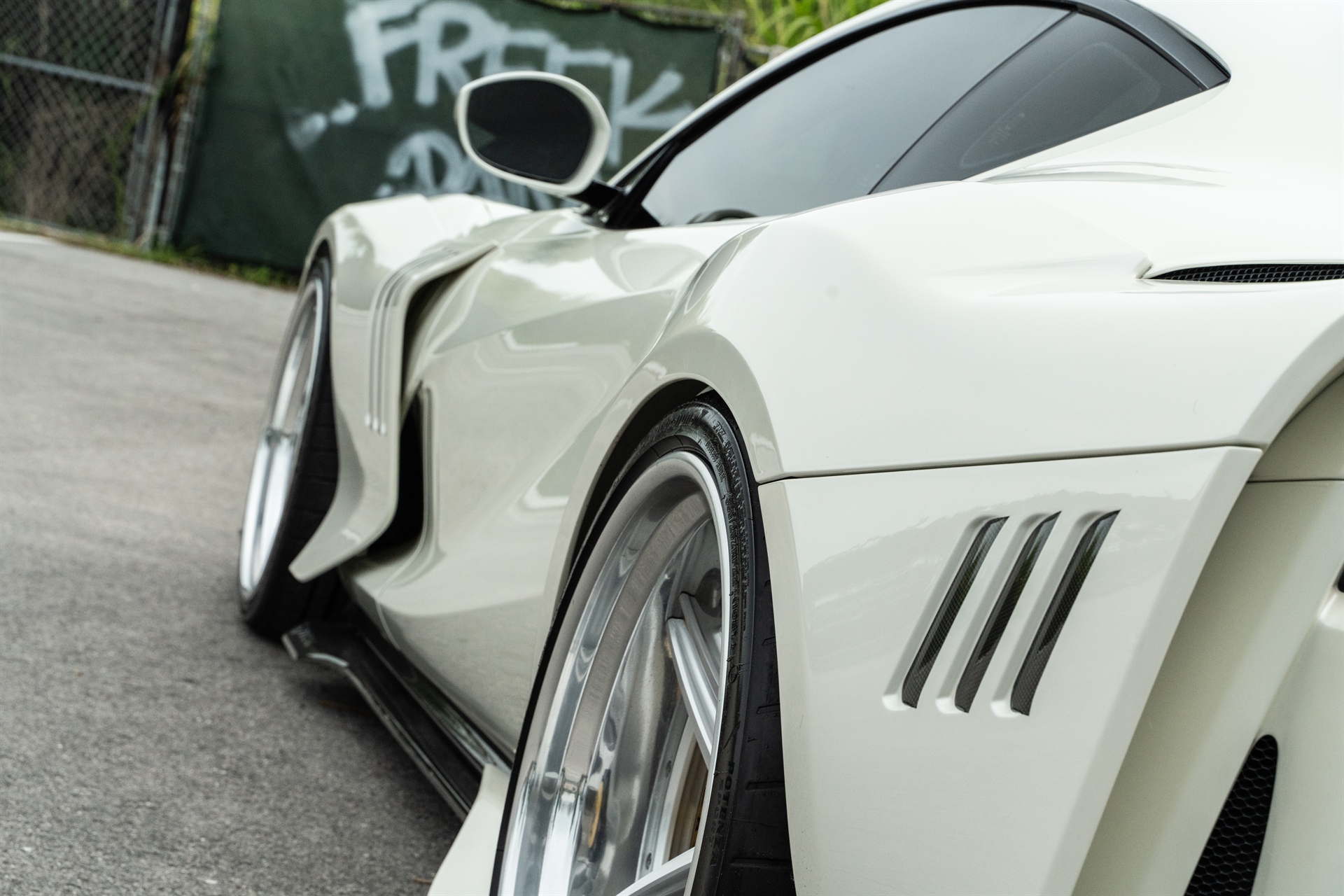 ZACOE 812 GTS | Bianco Fuji | on 1886 XR003 | Brushed Clear