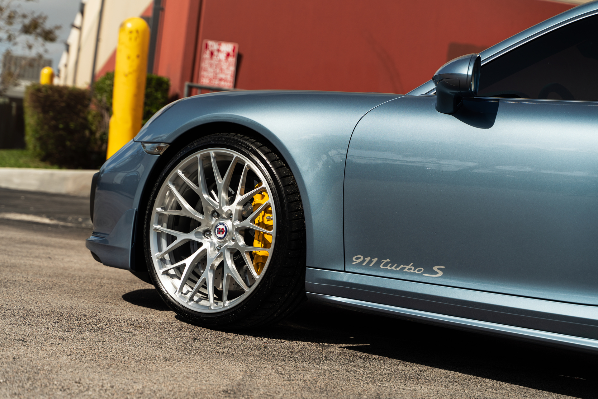 Porsche 991 Turbo S | Ice Blue Metallic | on HRE 520M | Brushed Clear