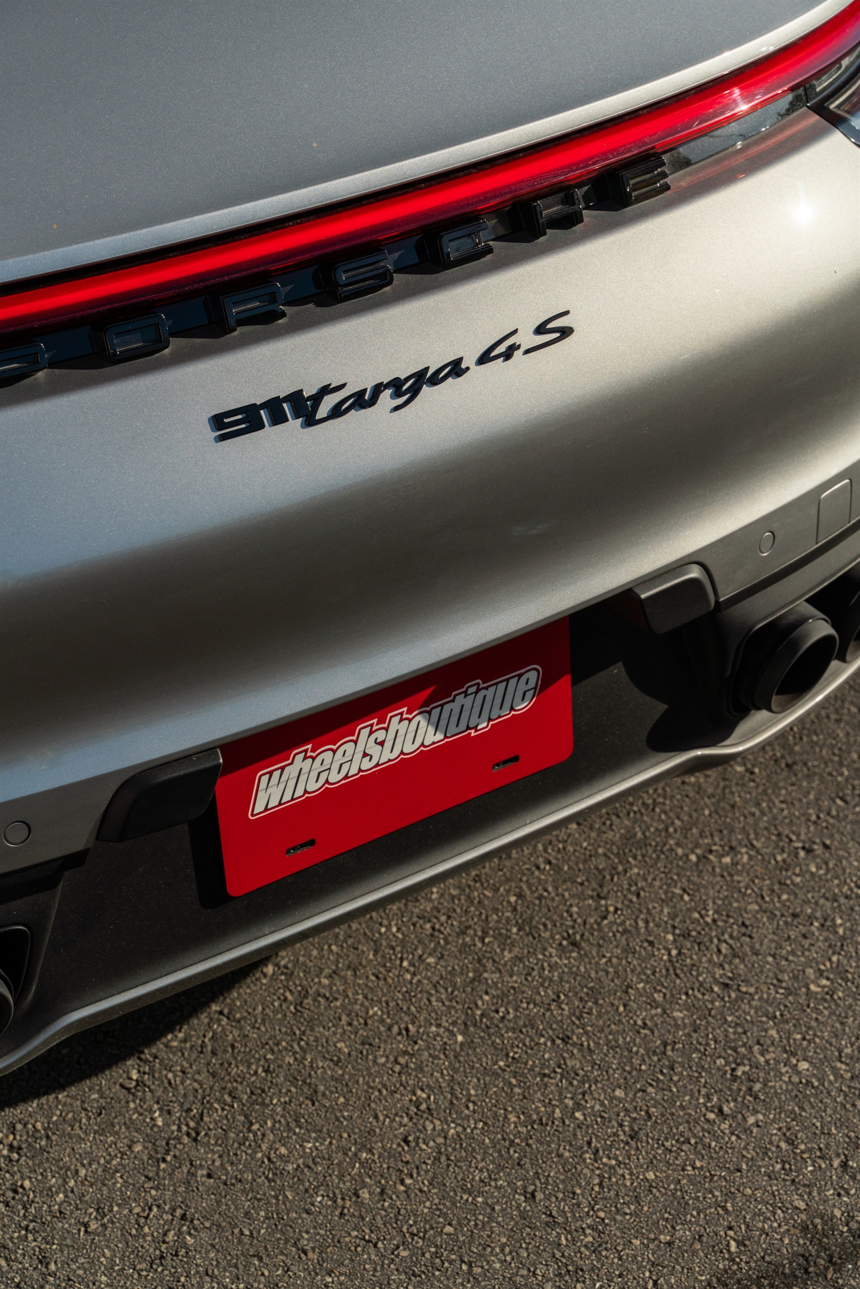 Porsche 992 GTS | Ice Gray Metallic | on HRE 522 FMR | Satin Silver