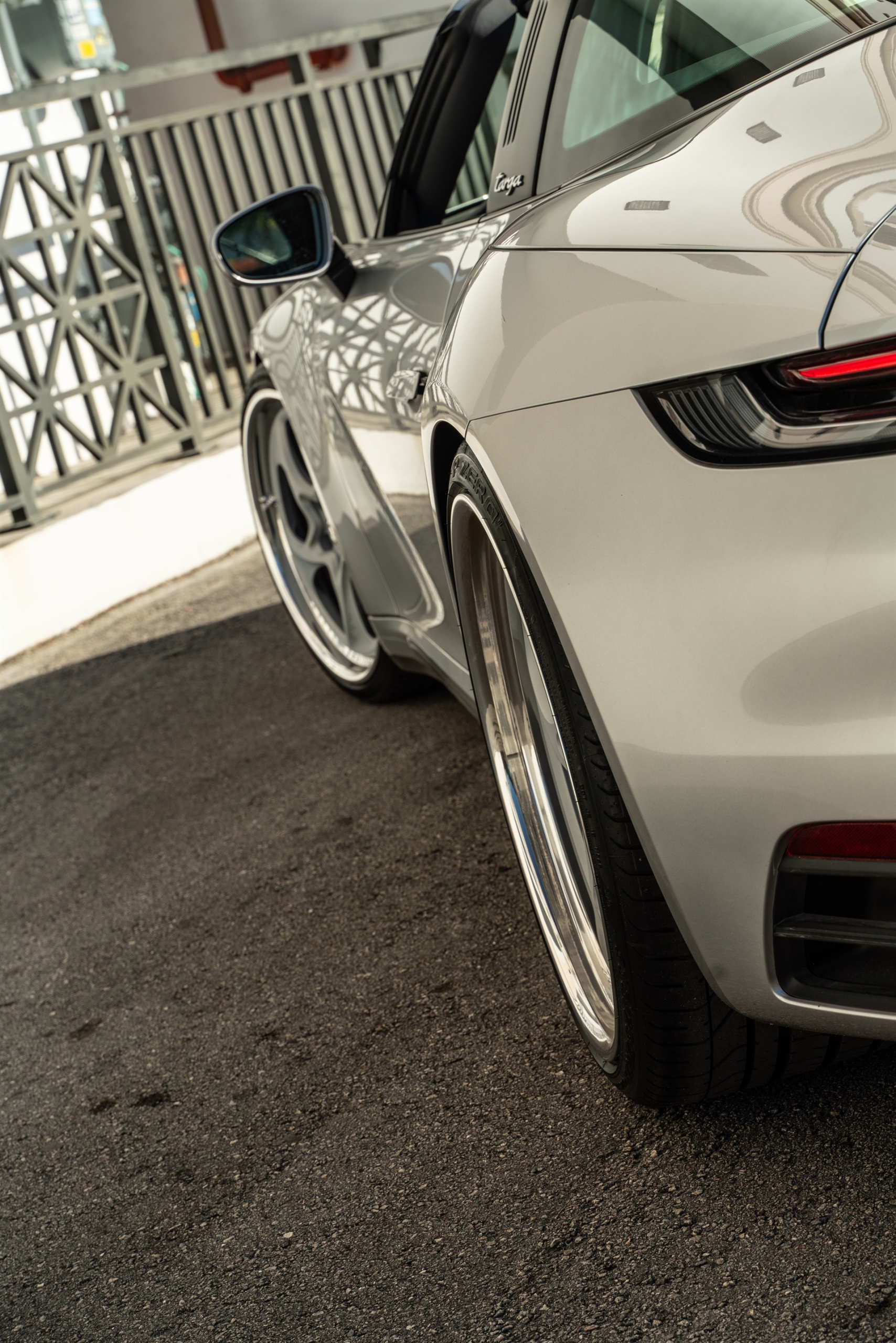 Porsche 992 GTS | Ice Gray Metallic | on HRE 522 FMR | Satin Silver