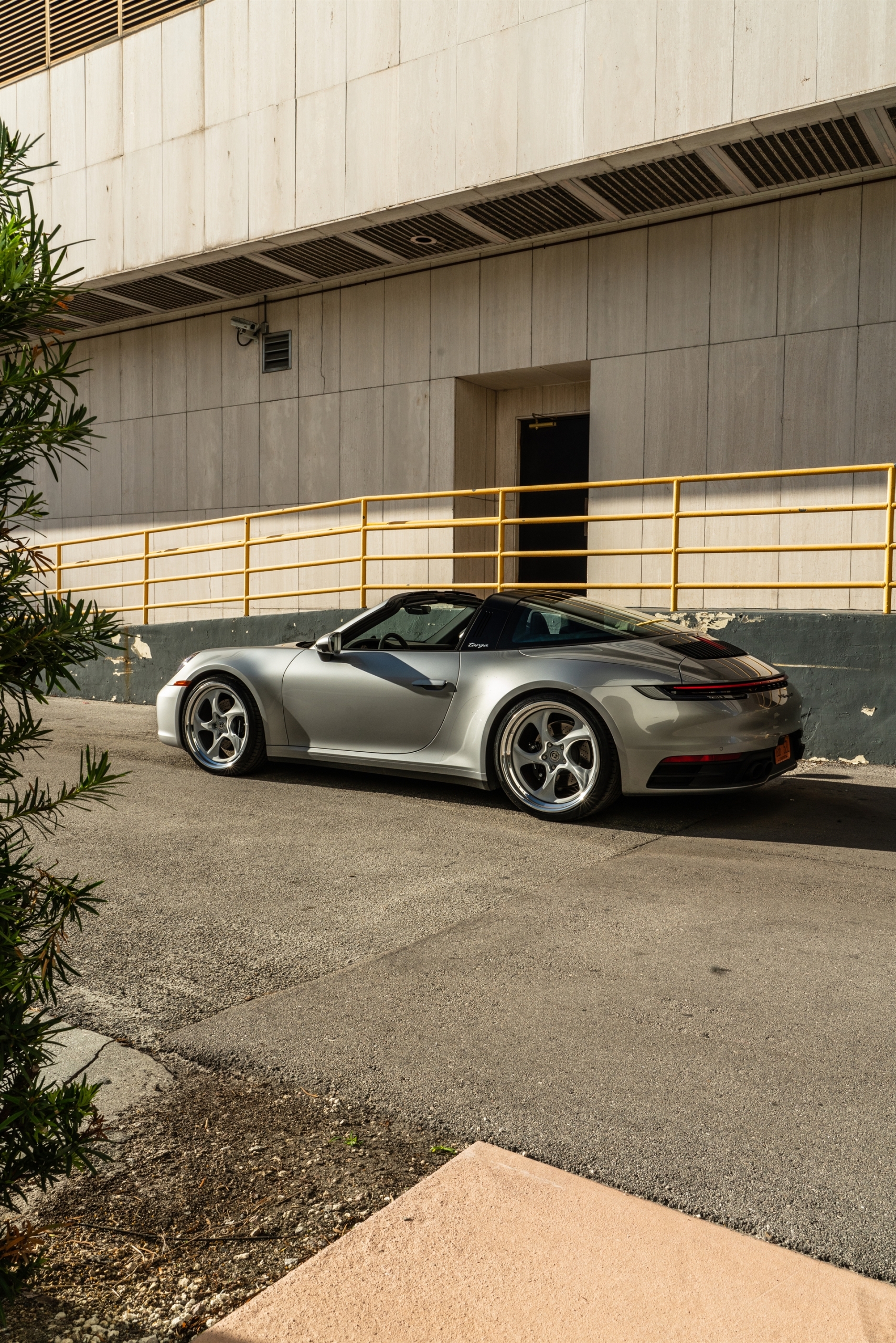 Porsche 992 GTS | Ice Gray Metallic | on HRE 522 FMR | Satin Silver