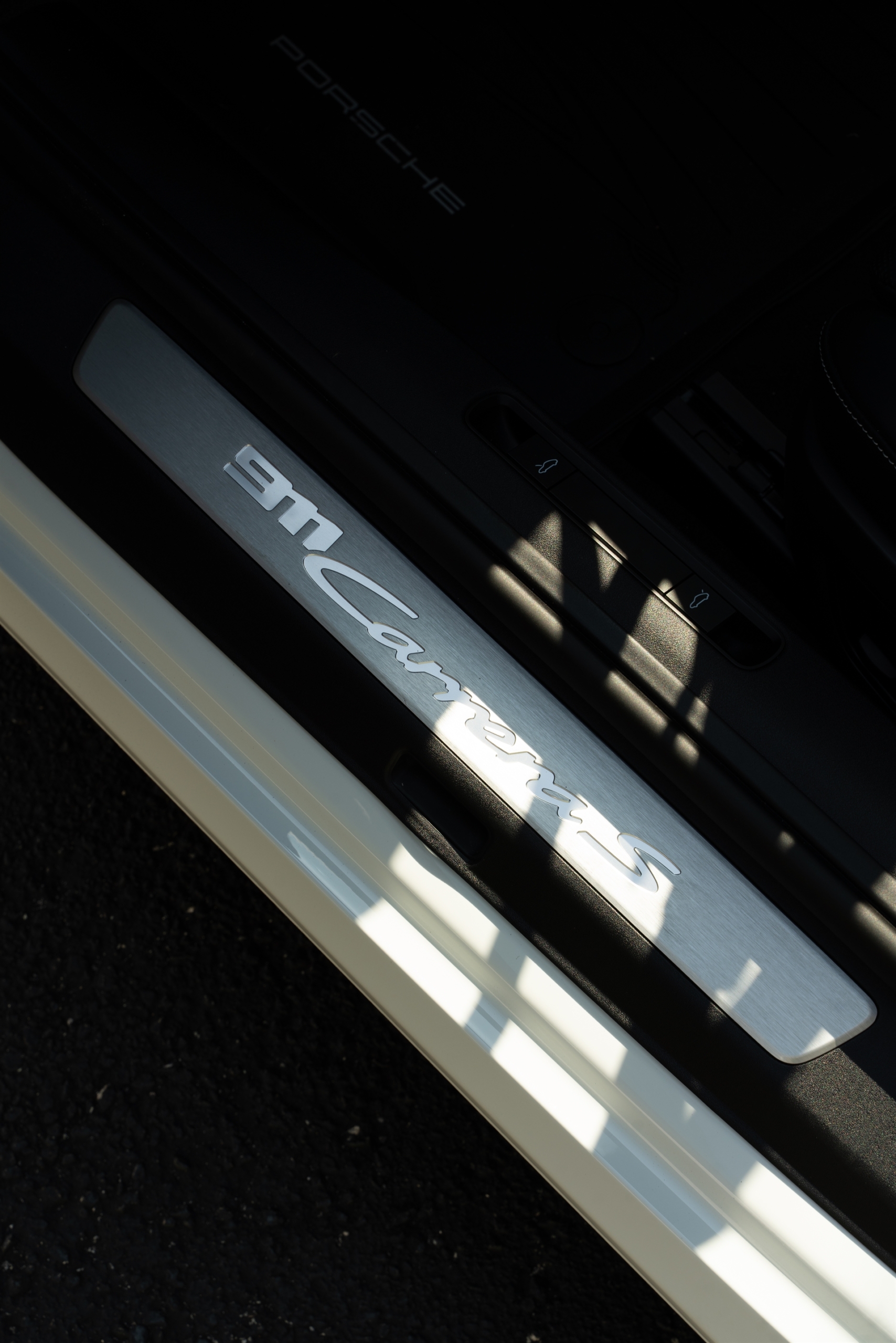 Porsche 992 Carrera S | Carrera White | on HRE 520 FMR | Brushed Clear