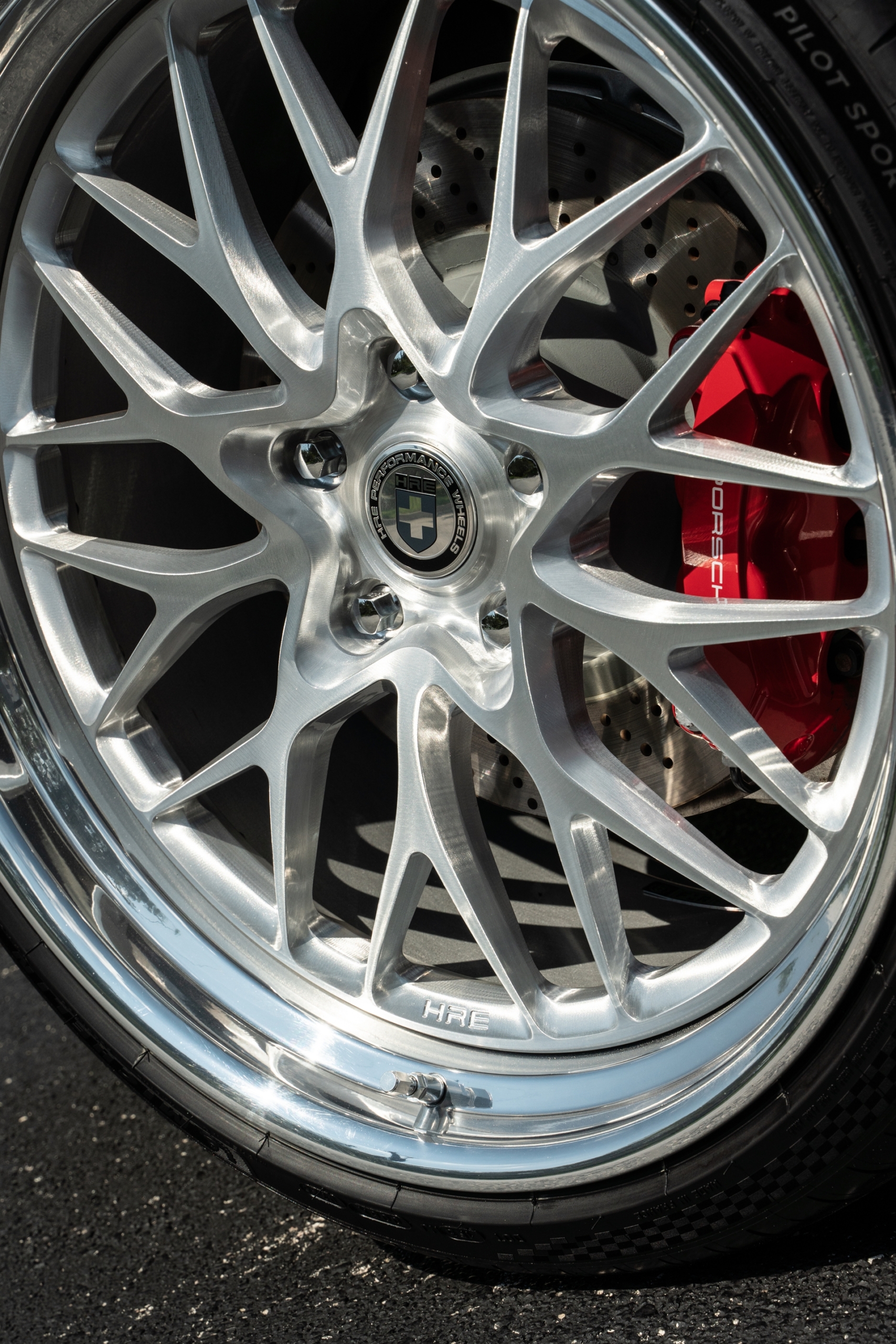 Porsche 992 Carrera S | Carrera White | on HRE 520 FMR | Brushed Clear