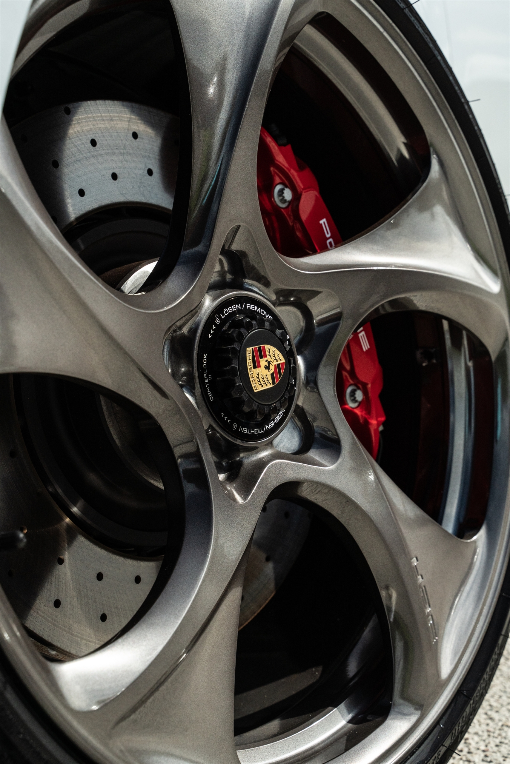 Porsche 992 GTS | Ice Gray Metallic | on HRE 522M | Polished Dark Clear