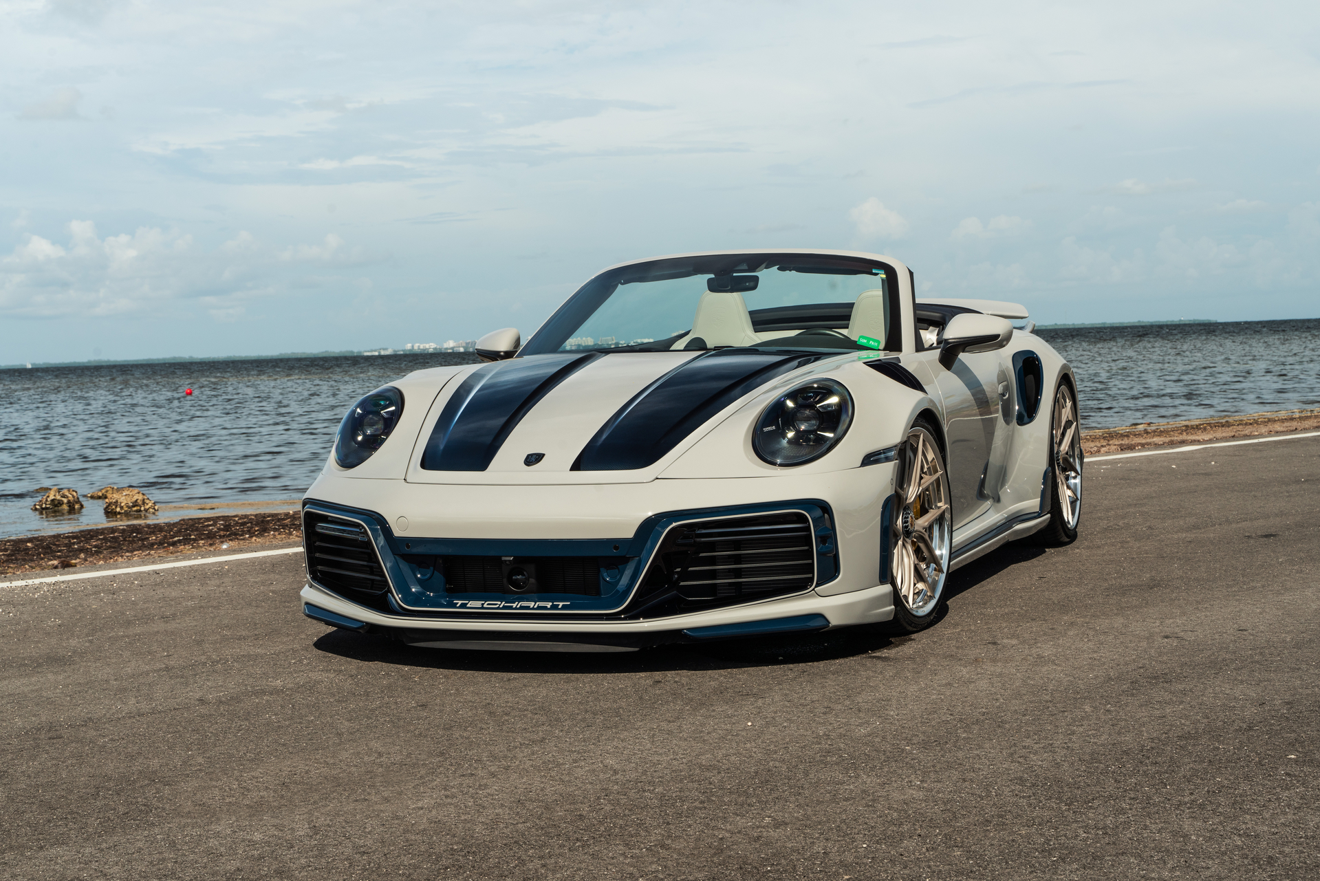 TECHART 992 Turbo S | Chalk | on HRE S101SC | Satin White Gold