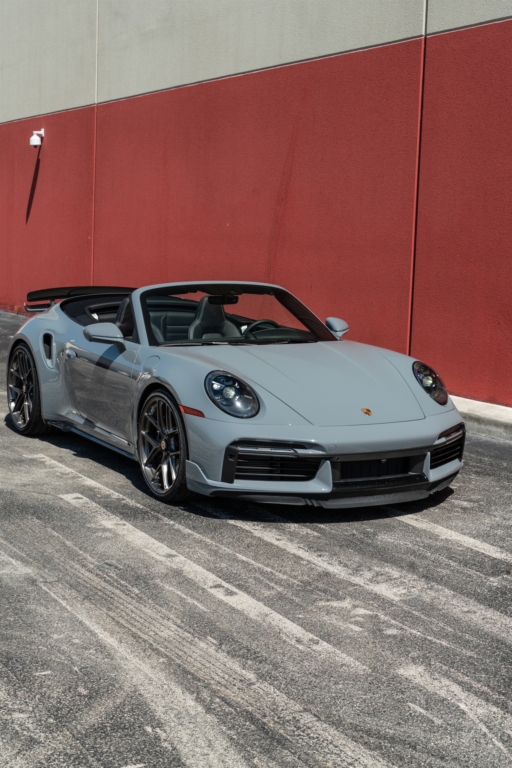 Porsche 992 Turbo S | Slate Grey | on R101 LW | Brushed Dark Clear
