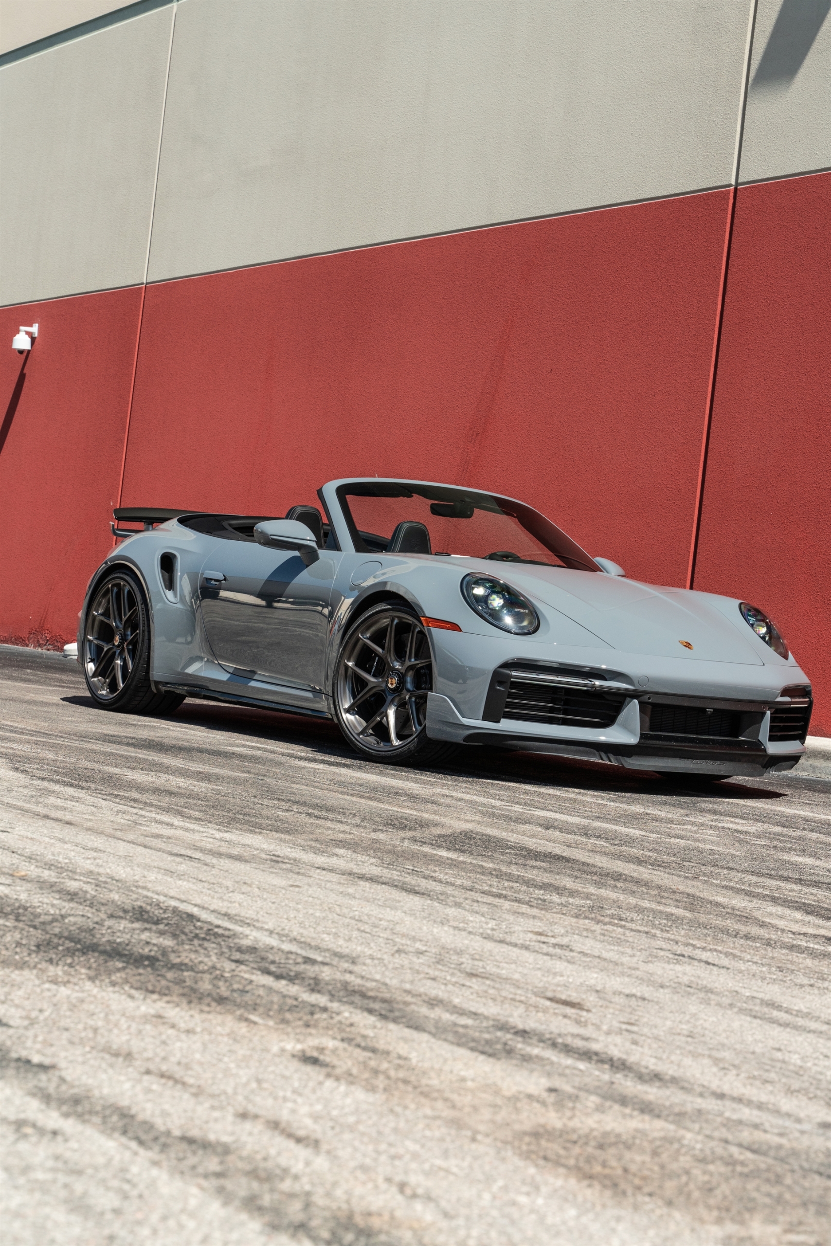 Porsche 992 Turbo S | Slate Grey | on R101 LW | Brushed Dark Clear
