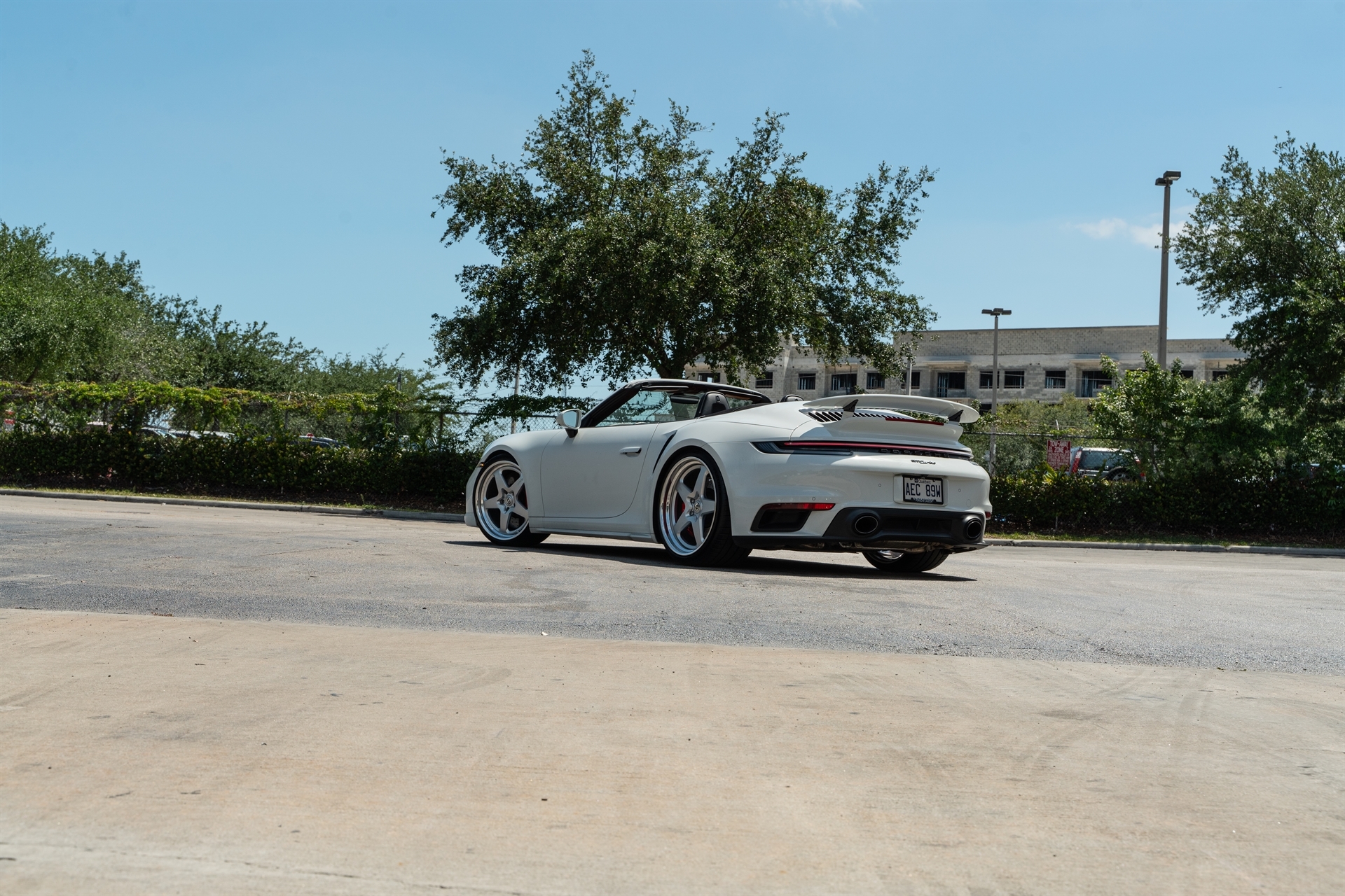 Porsche 992 Turbo S on HRE 527 FMR