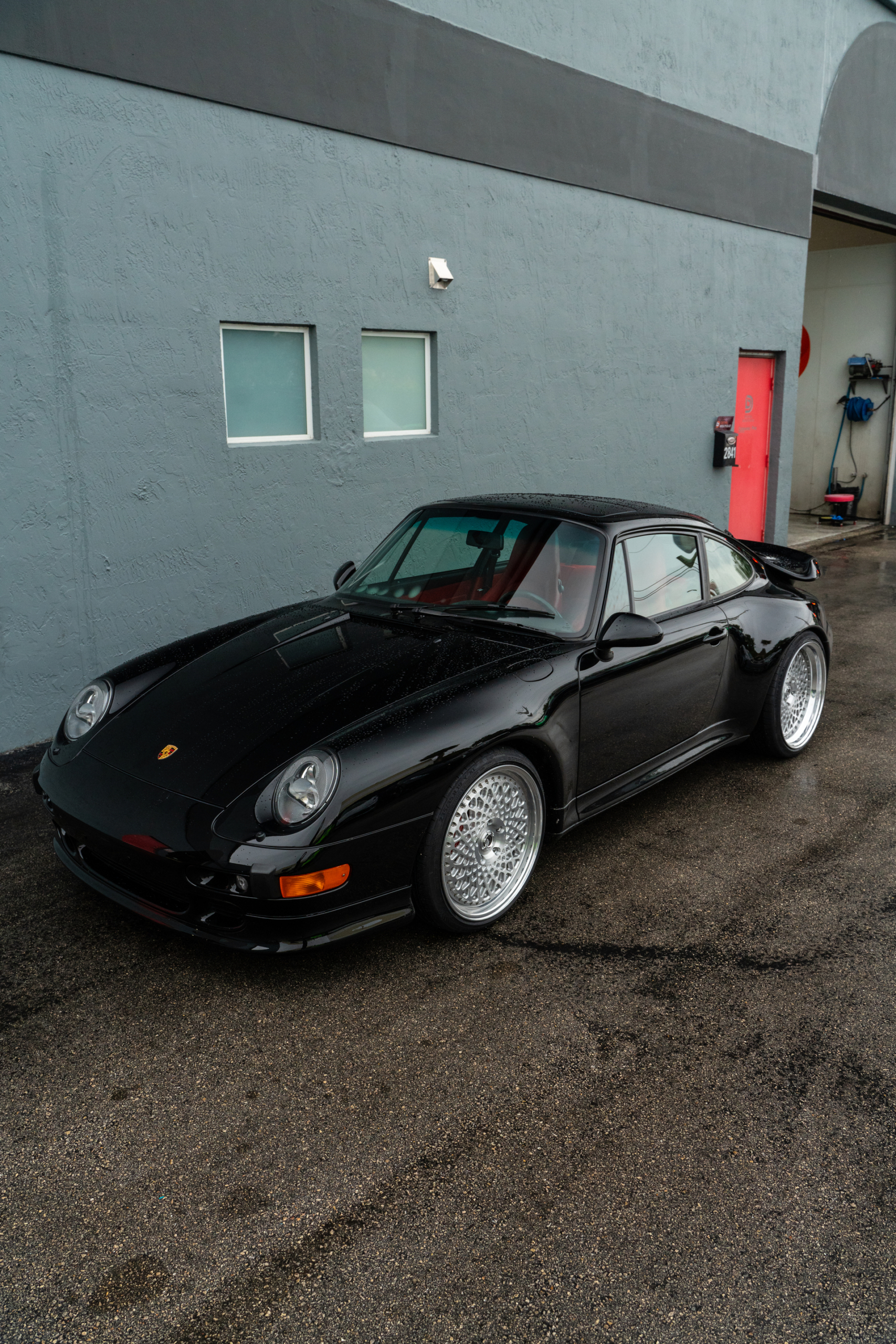 Porsche 993 Turbo | Black | on 1886 S009 Wheels | Brushed Clear