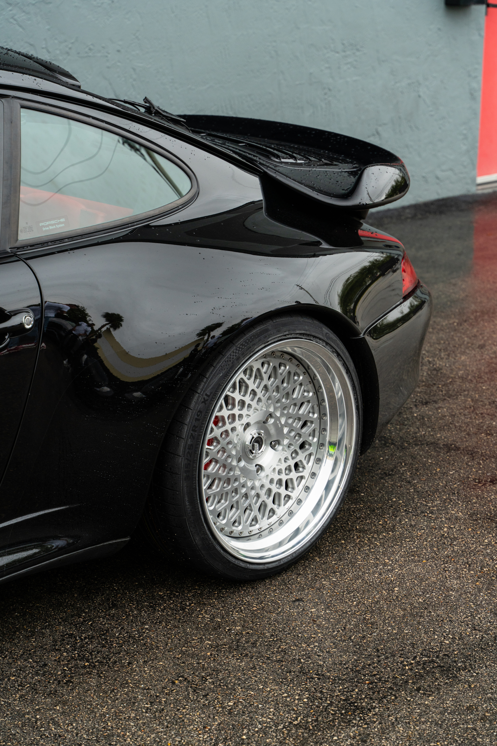 Porsche 993 Turbo | Black | on 1886 S009 Wheels | Brushed Clear