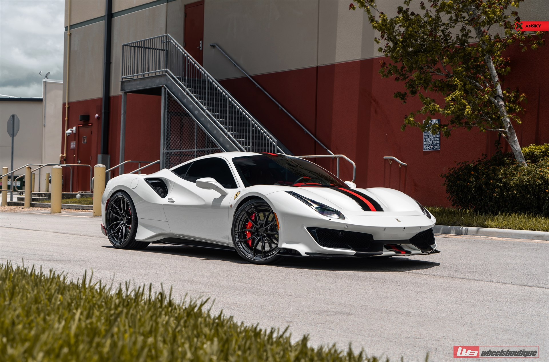 Ferrari 488 Pista | Bianco Avus | ANRKY AN21 | Gloss Black