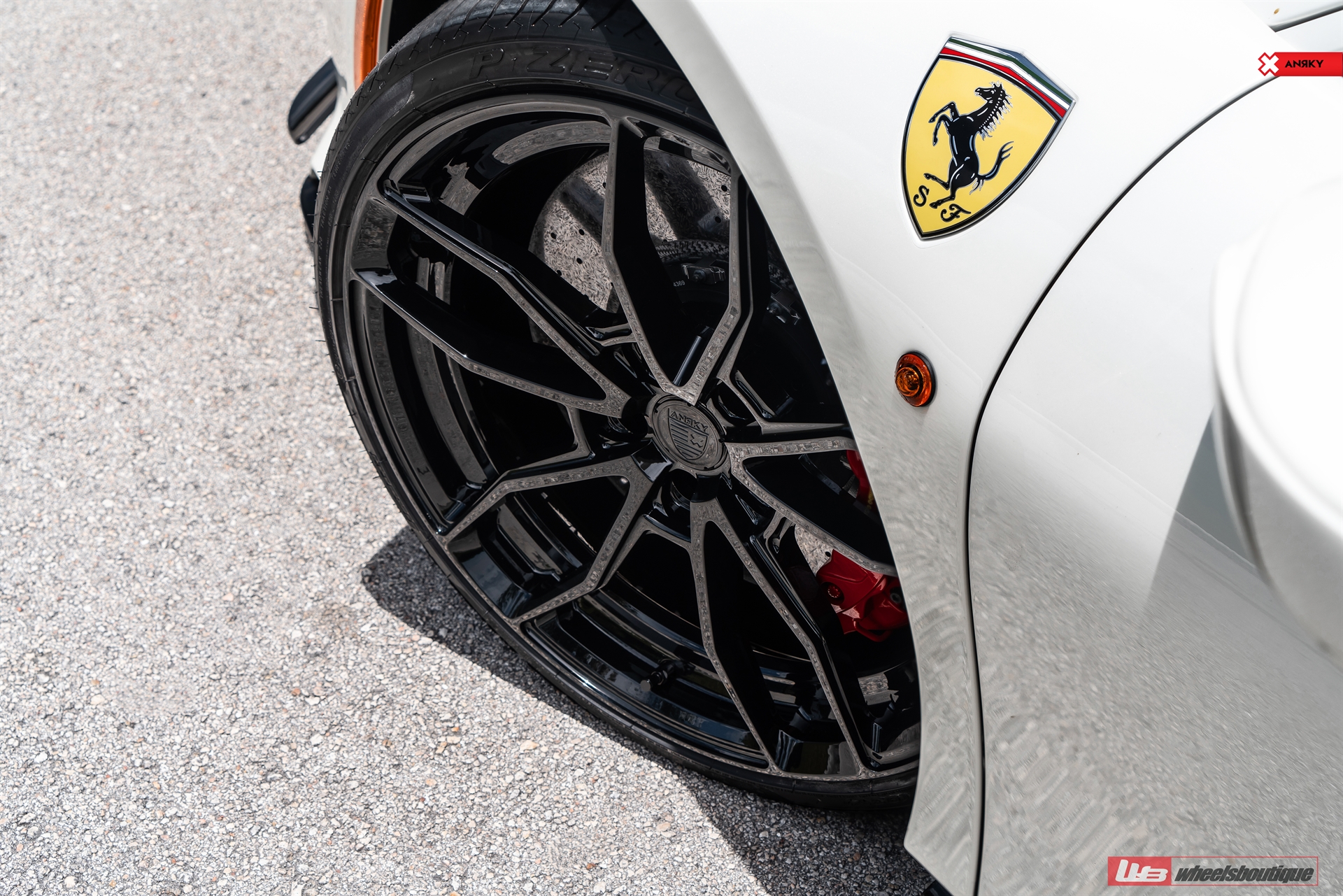 Ferrari 488 Pista | Bianco Avus | ANRKY AN21 | Gloss Black