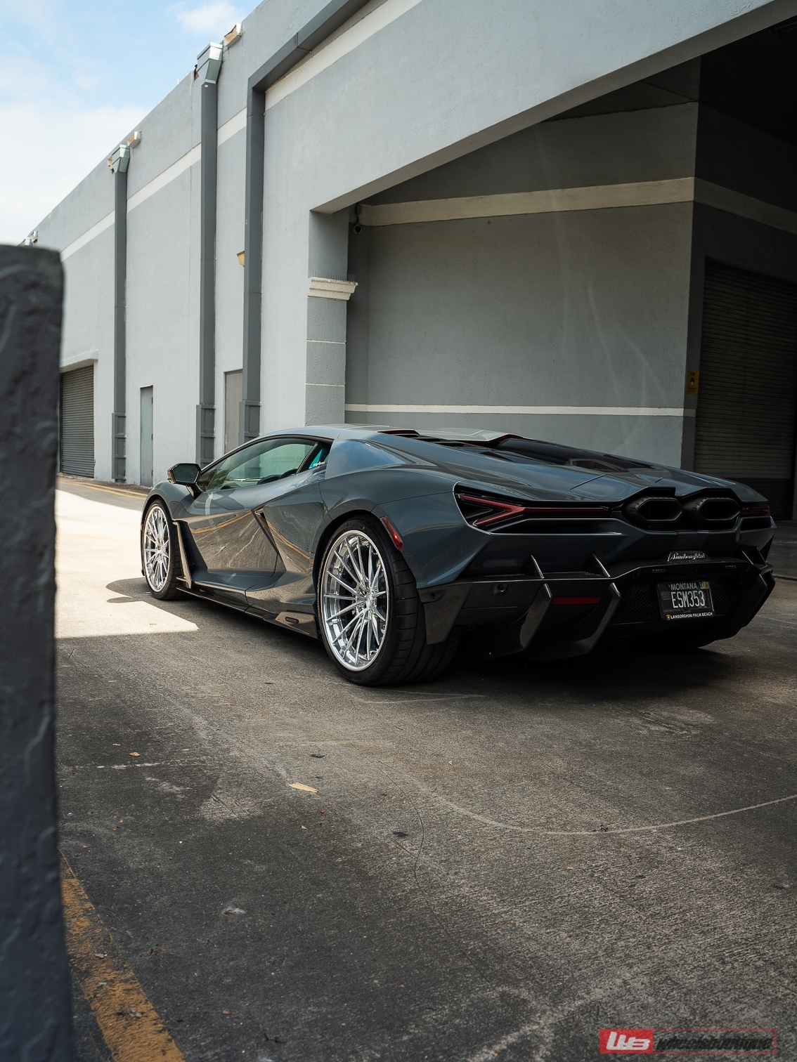 Lamborghini Revuelto – AN39 SeriesTHREE