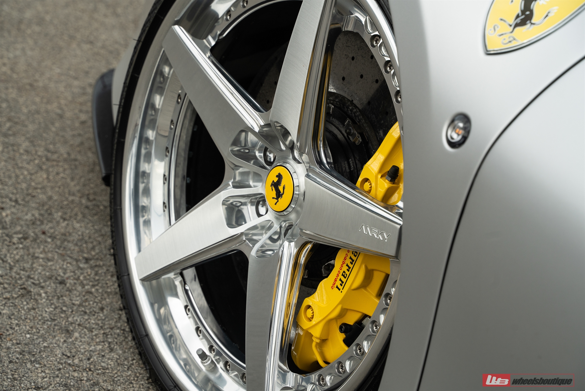 Ferrari F8 on ANRKY RS5.3 RETROSeries