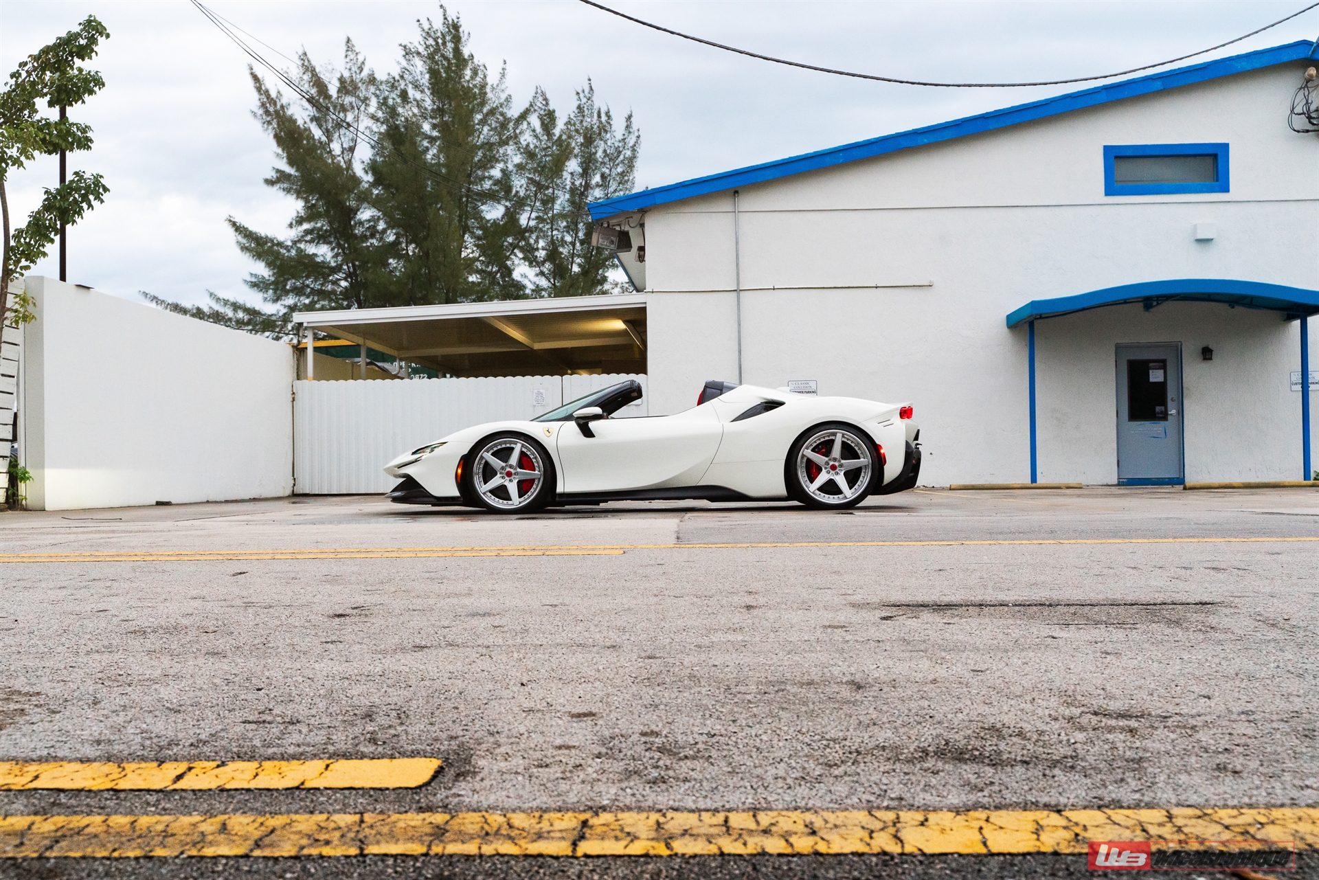 Ferrari SF90 Spider | Bianco Avus | on ANRKY RS5.3 | Brushed Clear