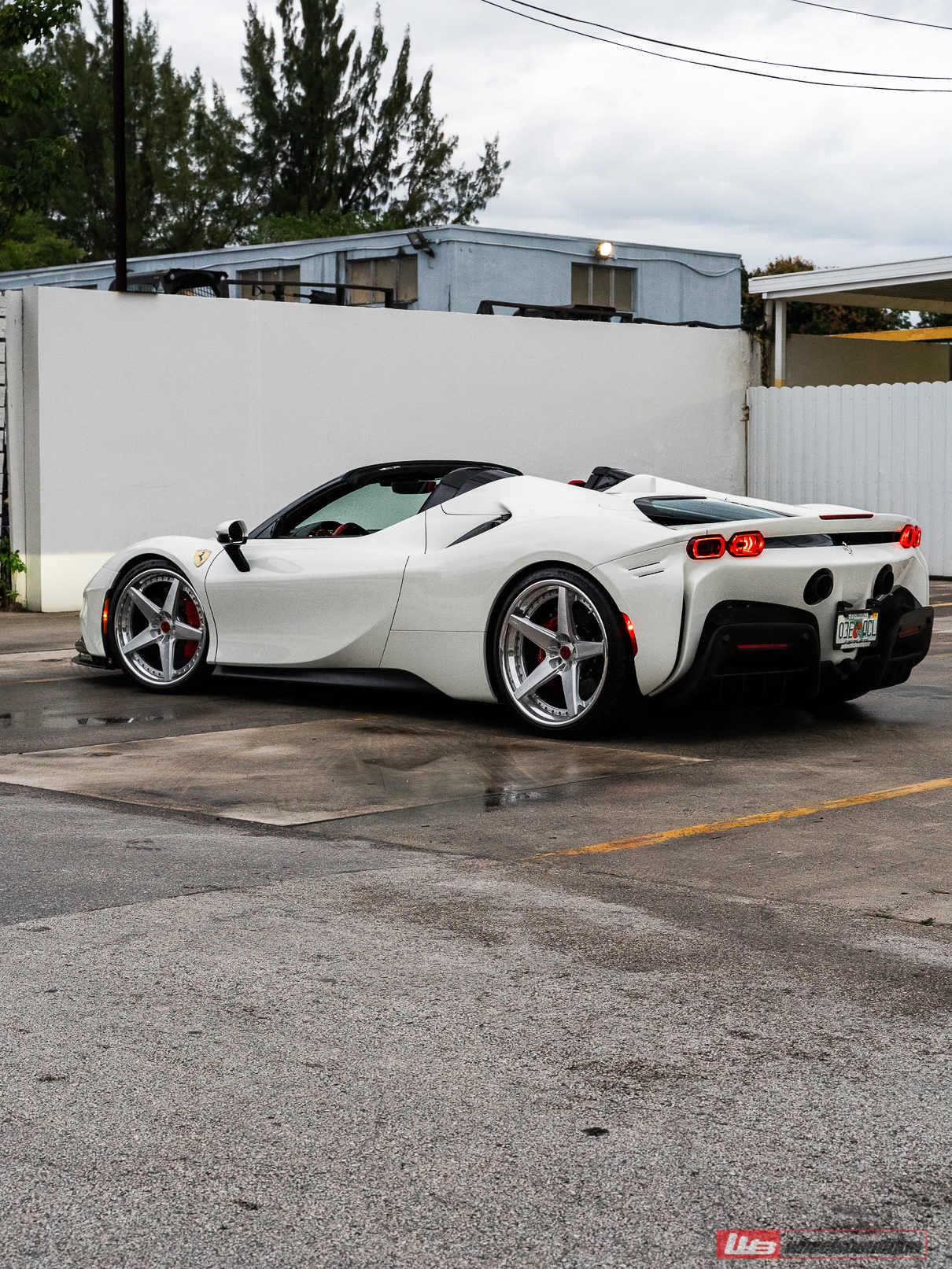 Ferrari SF90 Spider | Bianco Avus | on ANRKY RS5.3 | Brushed Clear
