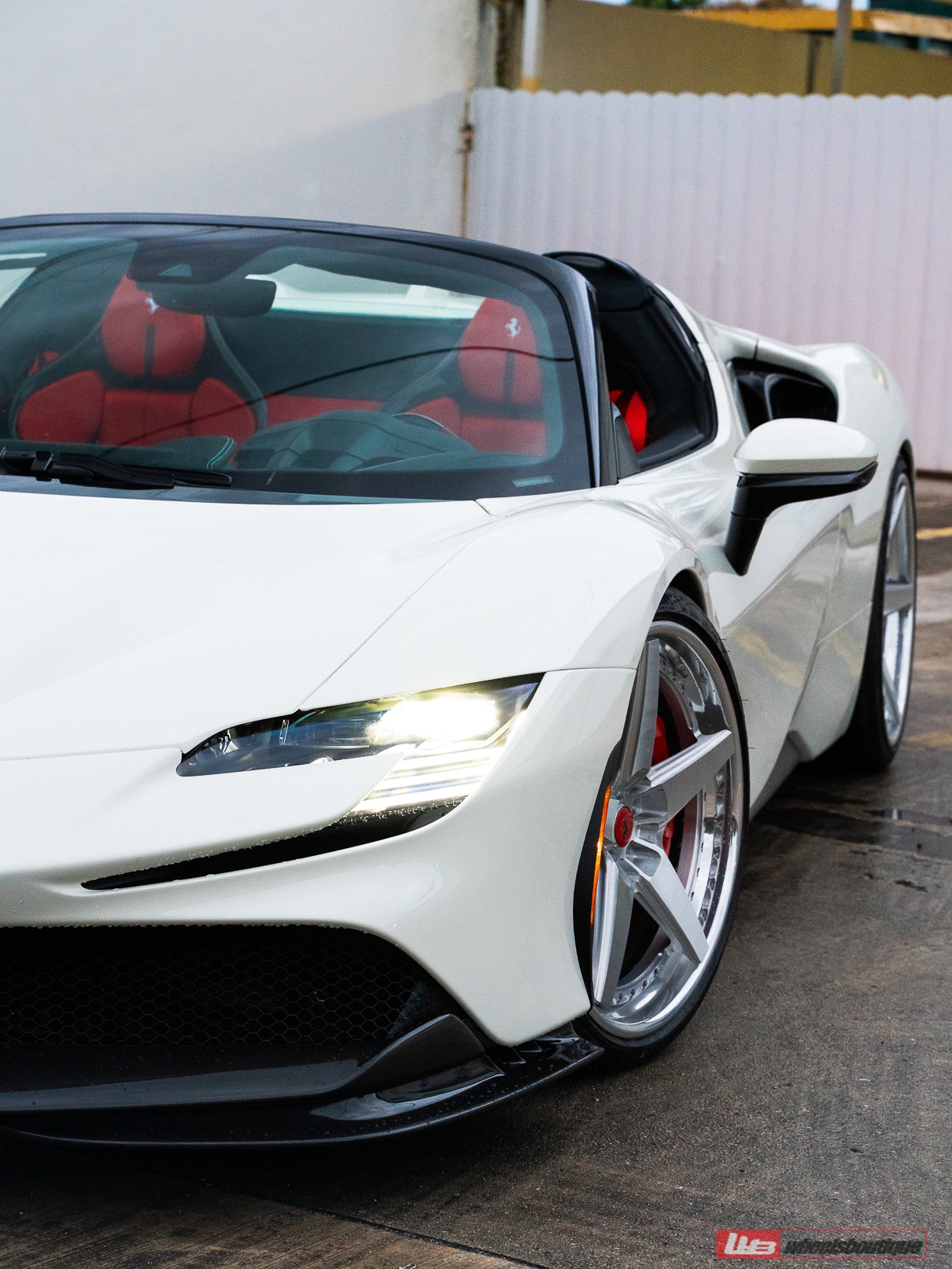 Ferrari SF90 Spider | Bianco Avus | on ANRKY RS5.3 | Brushed Clear
