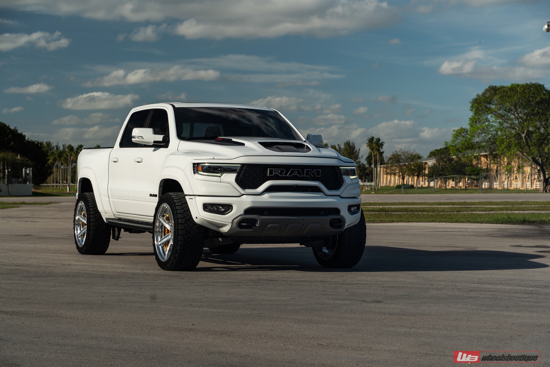 Twin Turbo Ram TRX + 24″ AN36-S SeriesTHREE