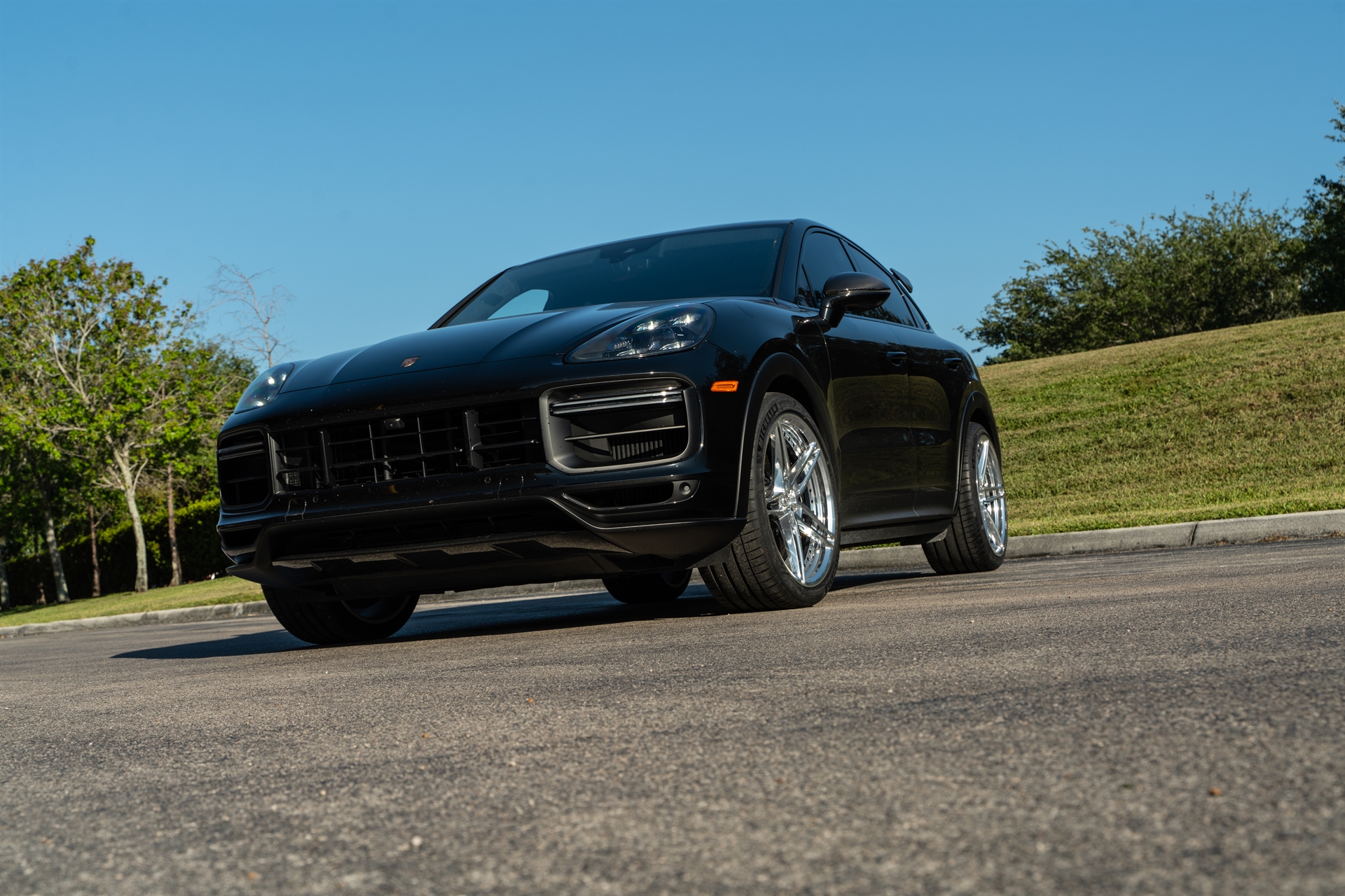 Porsche Cayenne Turbo GT | Black | on ANRKY XR-305 | Polished Clear