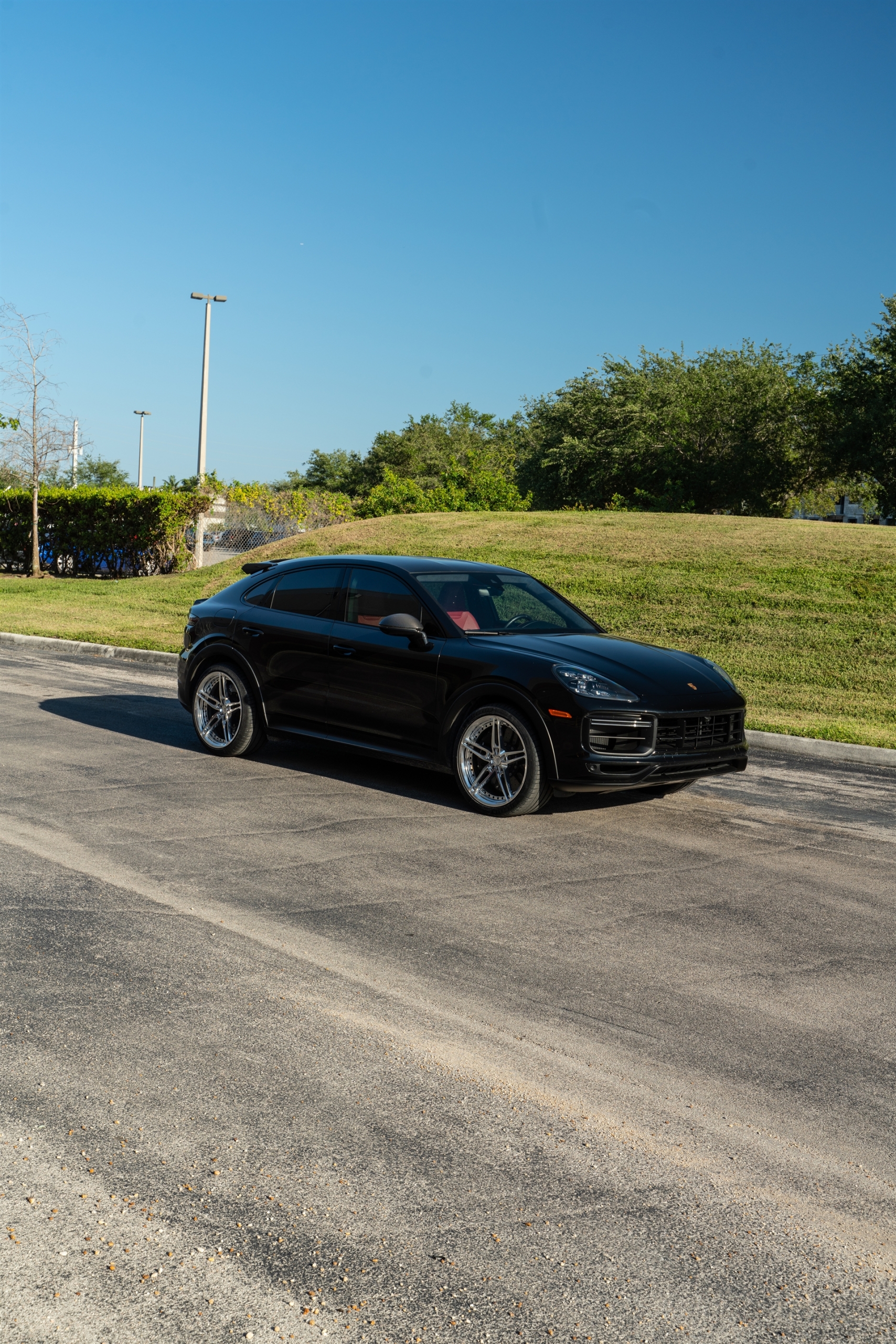 Porsche Cayenne Turbo GT | Black | on ANRKY XR-305 | Polished Clear