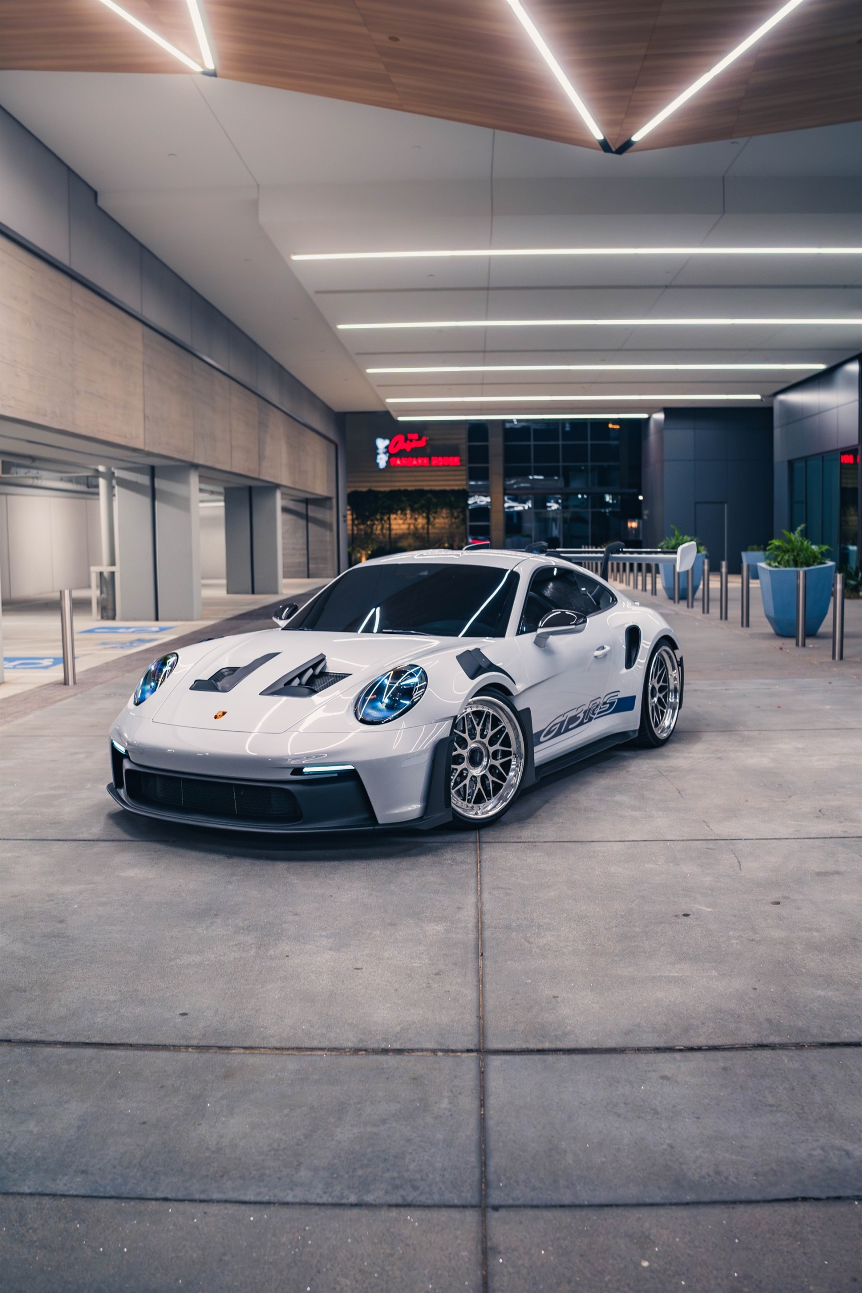 Porsche 992 Carrera GT3 RS on HRE Wheels Classics 300