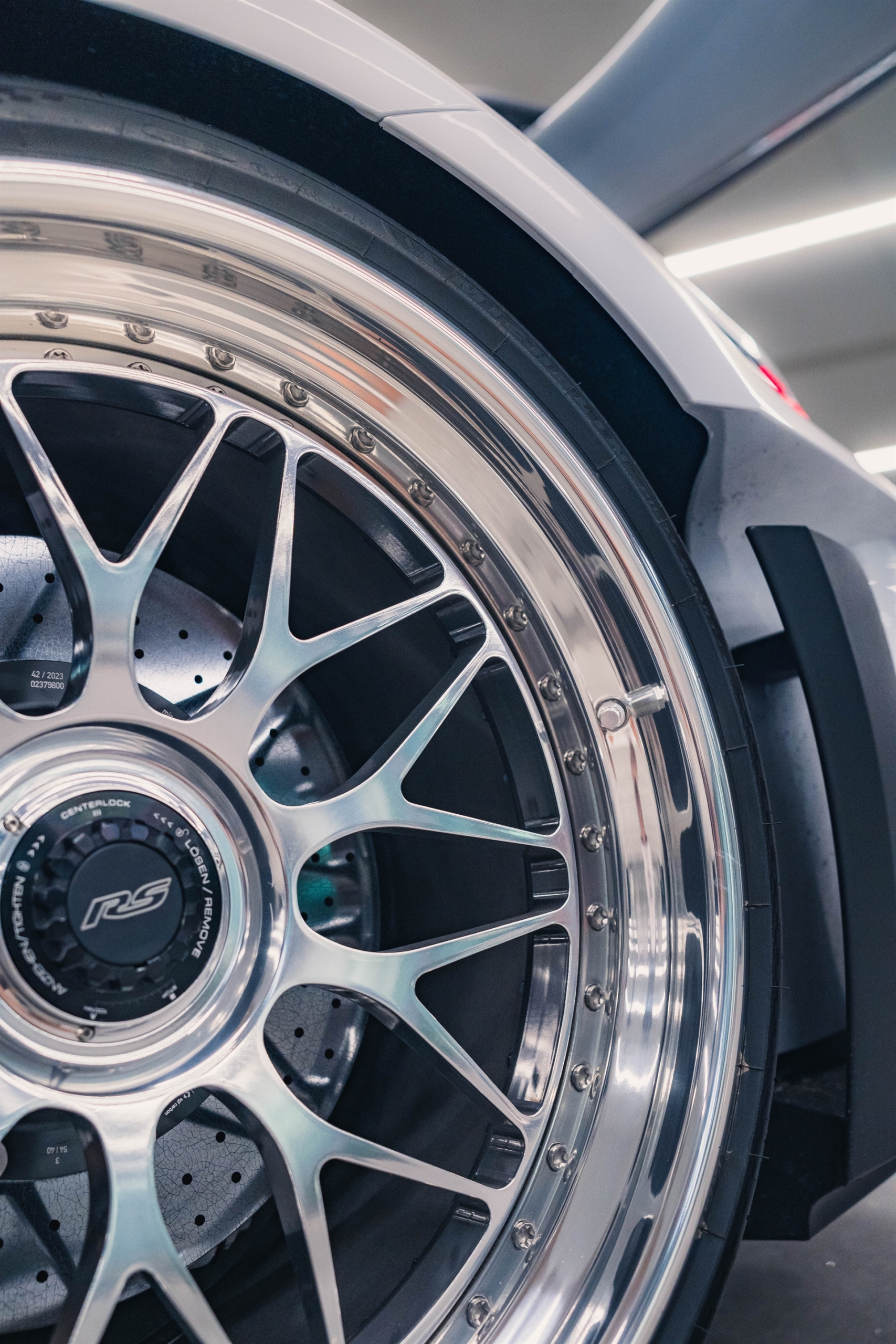 Porsche 992 Carrera GT3 RS on HRE Wheels Classics 300