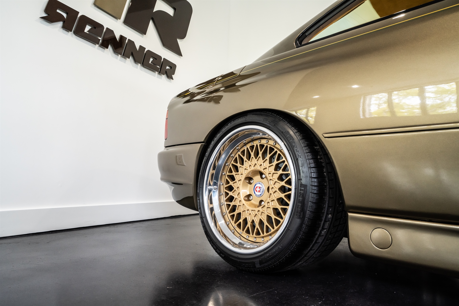 BMW G15 M850i on HRE P101 & Renner Projekt 8 (E31) on HRE Vintage 501