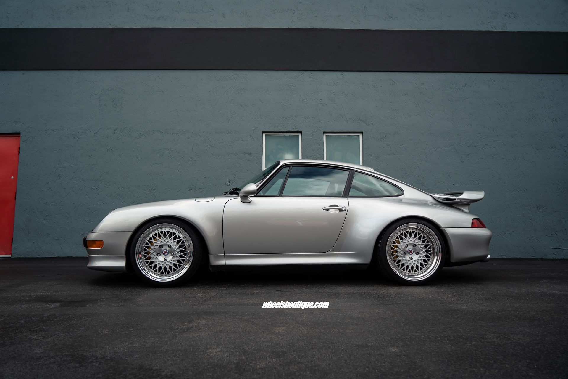 PORSCHE 993 C4S ON HRE 501