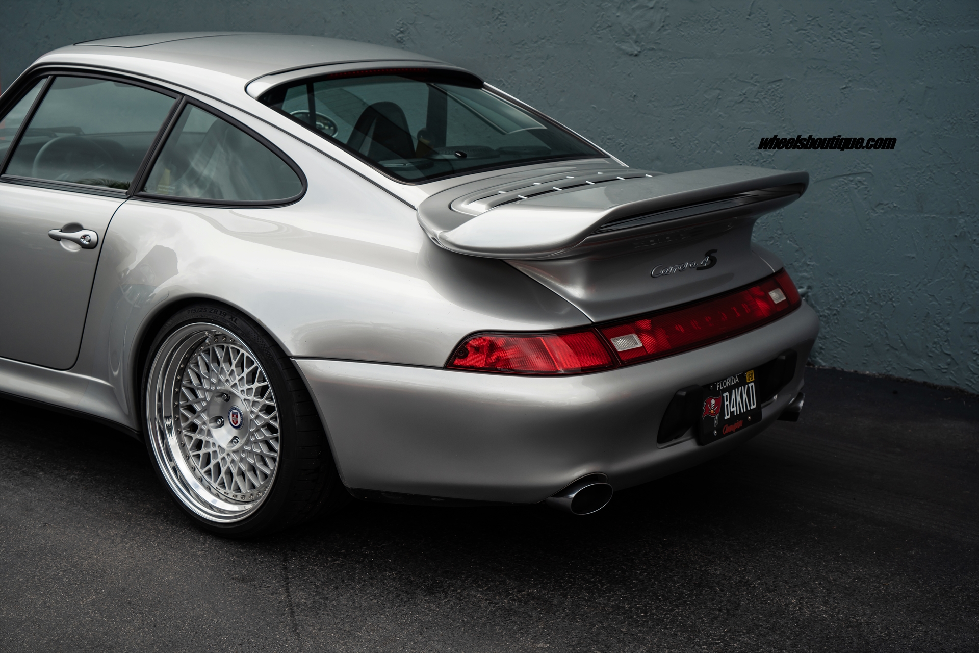 PORSCHE 993 C4S ON HRE 501