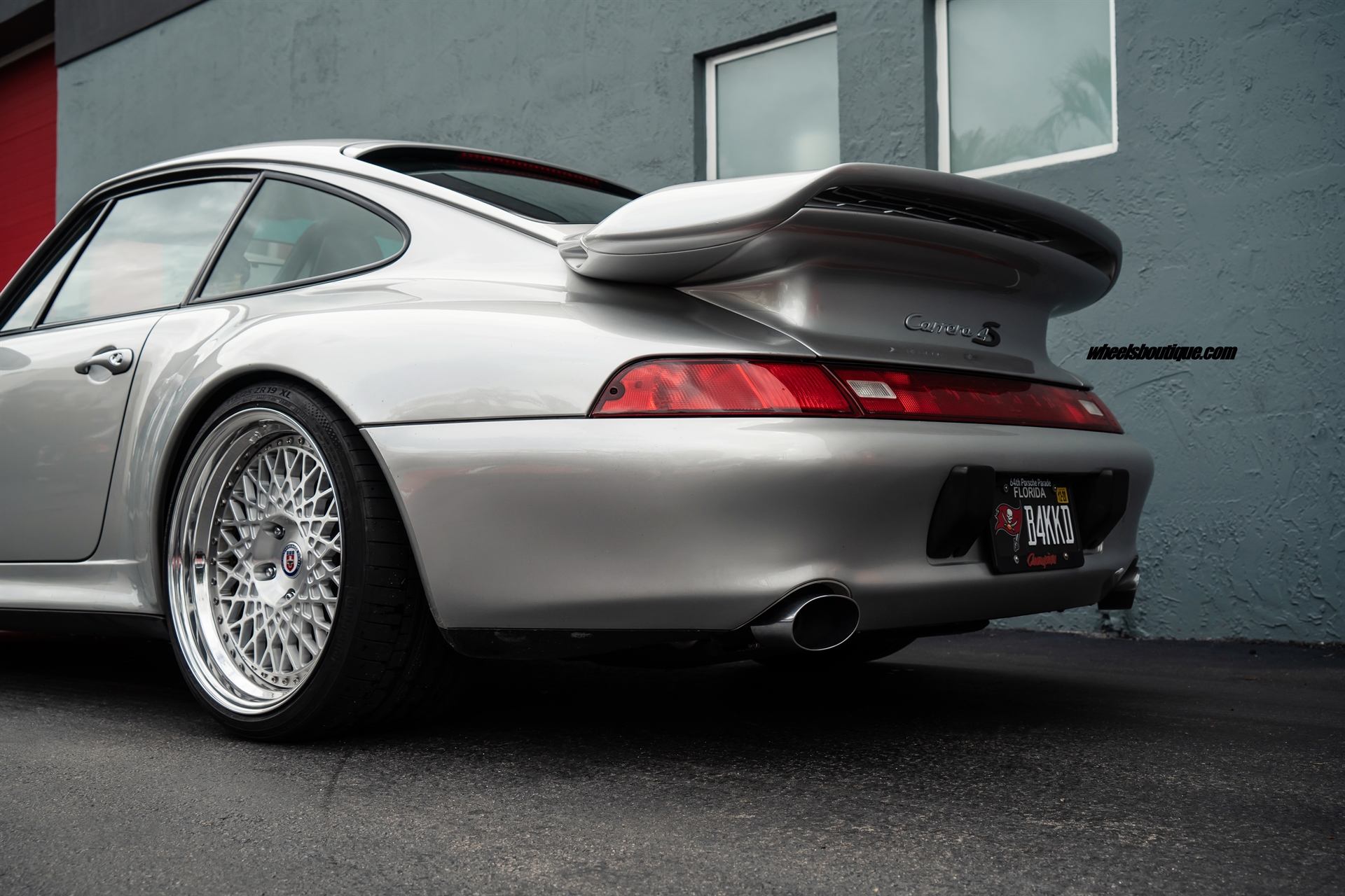 PORSCHE 993 C4S ON HRE 501