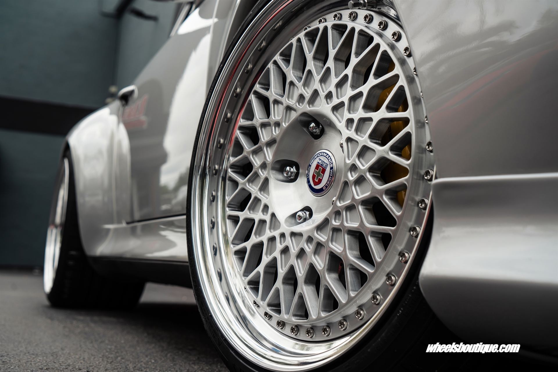 PORSCHE 993 C4S ON HRE 501