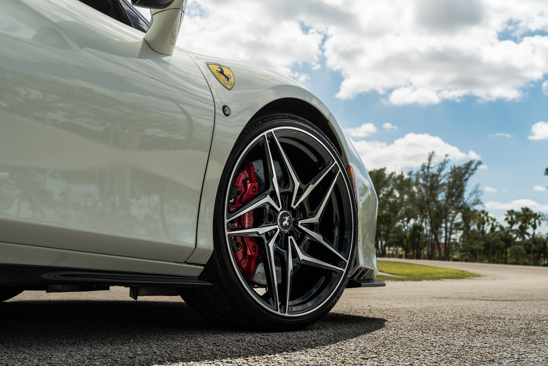 Ferrari F8 Spider | Bianco Avus | ANRKY S3-X1 | Two-Tone: Brushed Clear Face + Gloss Black Windows