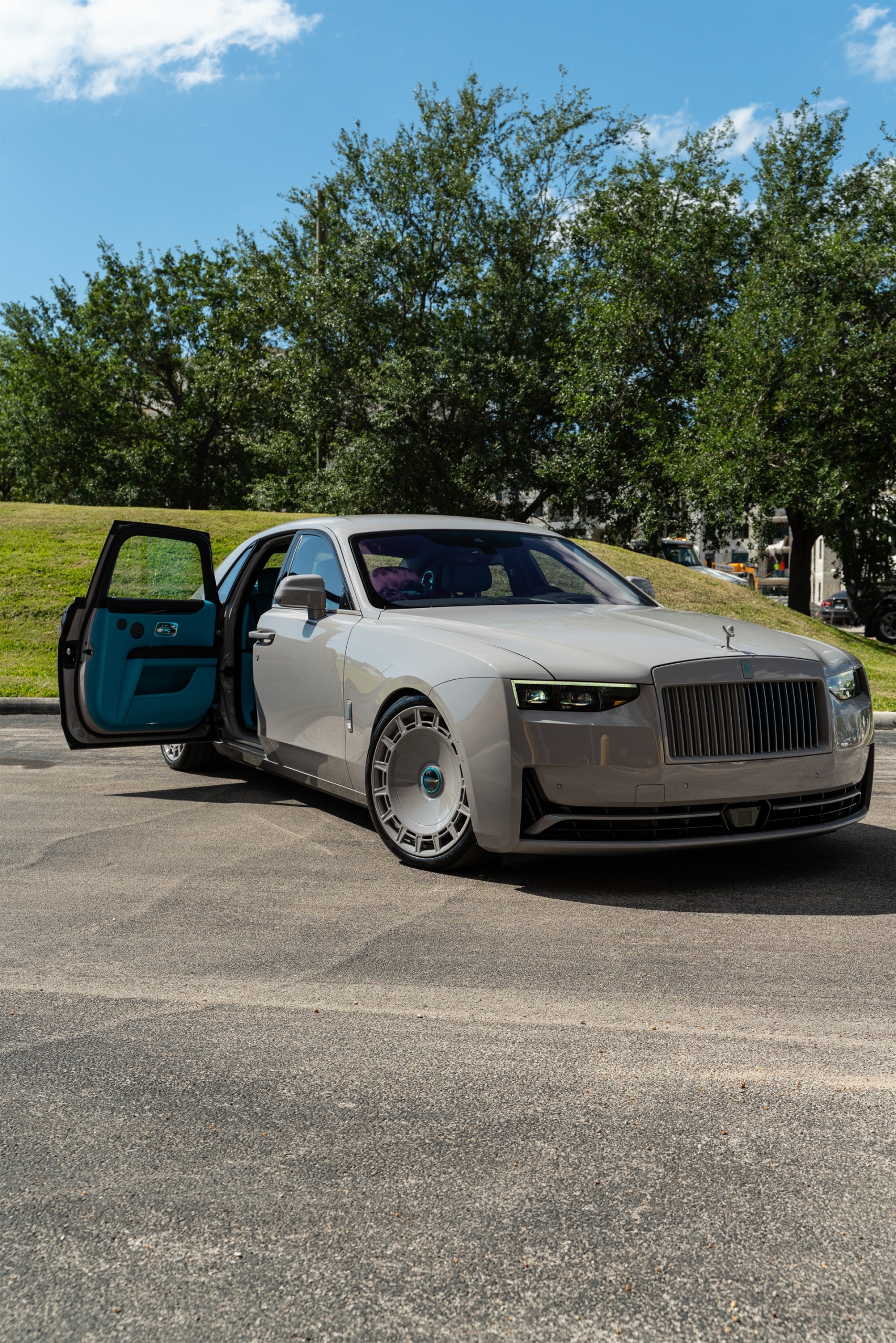Rolls Royce Ghost Series II | Fashion Grey | on Mansory FD.15 | Fashion Gray