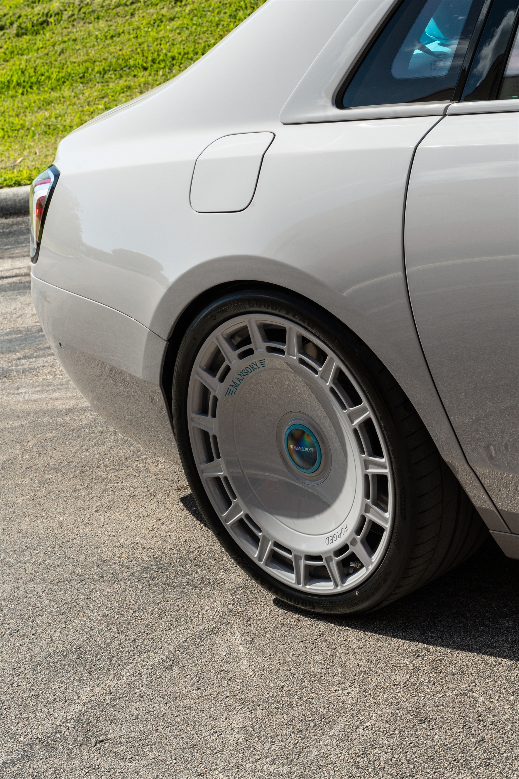 Rolls Royce Ghost Series II | Fashion Grey | on Mansory FD.15 | Fashion Gray