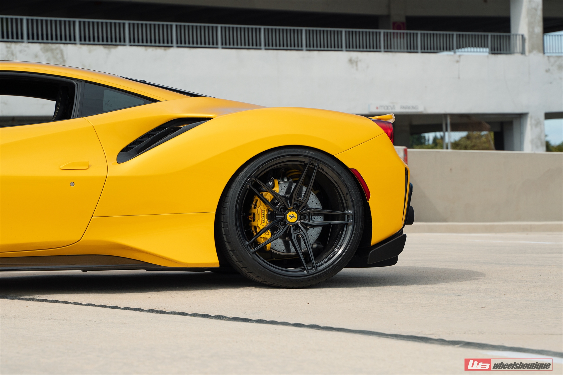 Ferrari 488 Pista | Giallo Modena | On ANRKY AN17 | Gloss Black