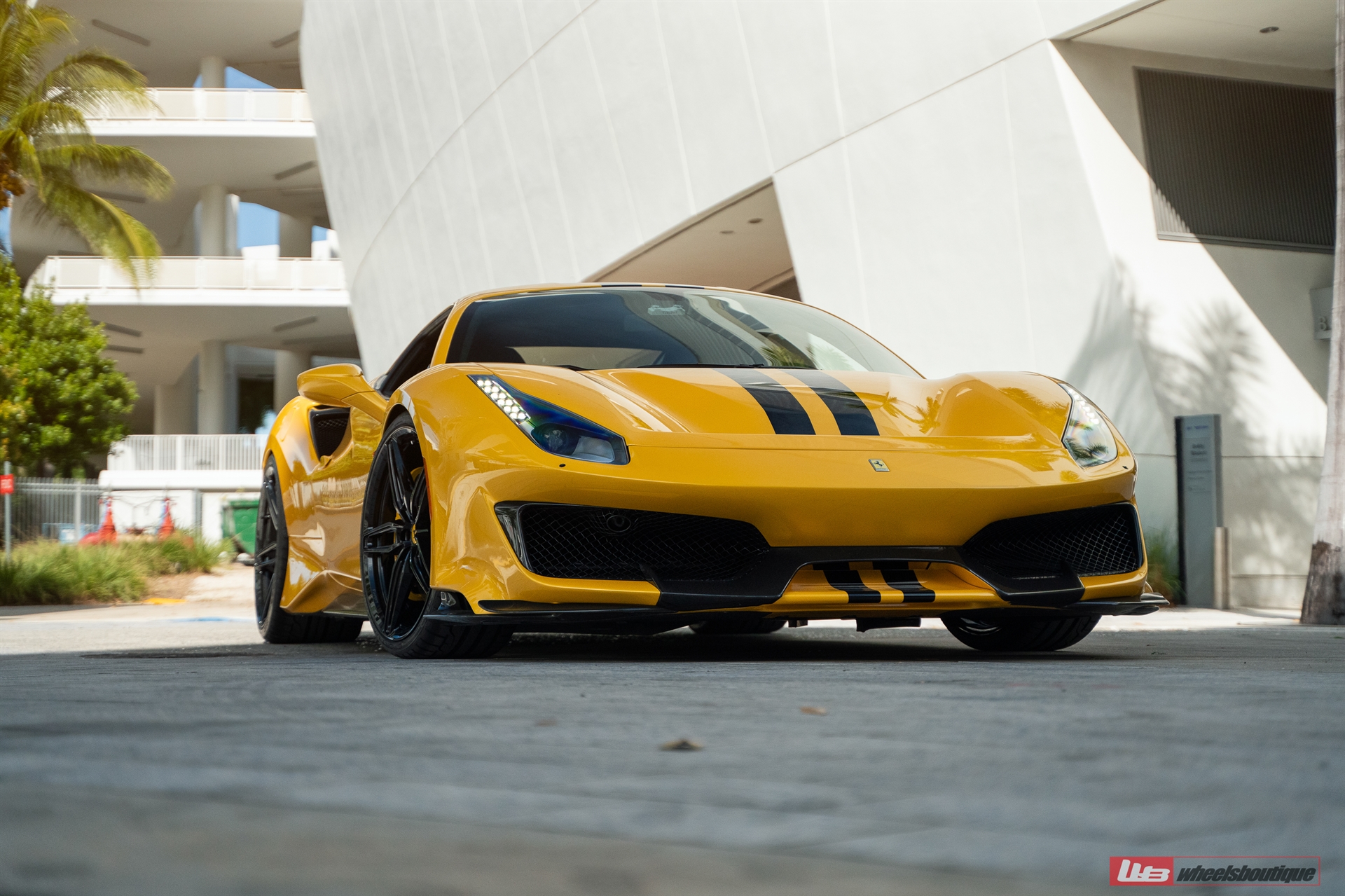 Ferrari 488 Pista | Giallo Modena | On ANRKY AN17 | Gloss Black